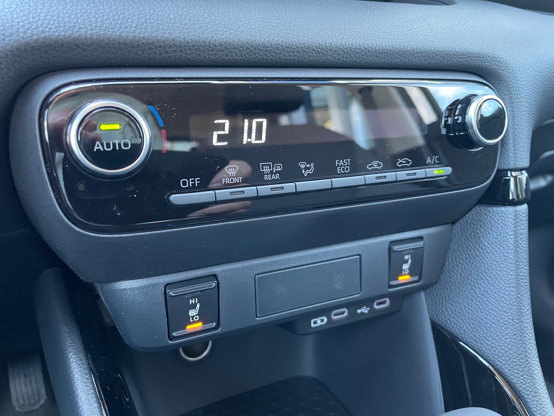 TOYOTA Yaris 1.5 Trend e-CVT-image-21