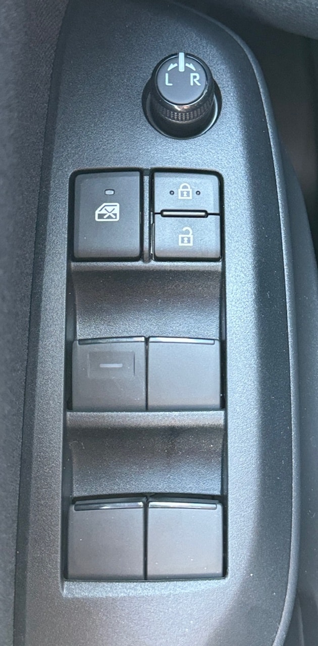 TOYOTA Yaris 1.5 Trend e-CVT-image-18