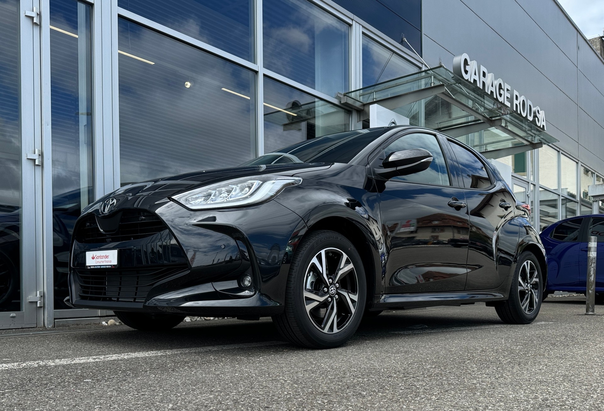 TOYOTA Yaris 1.5 Trend e-CVT-image-1
