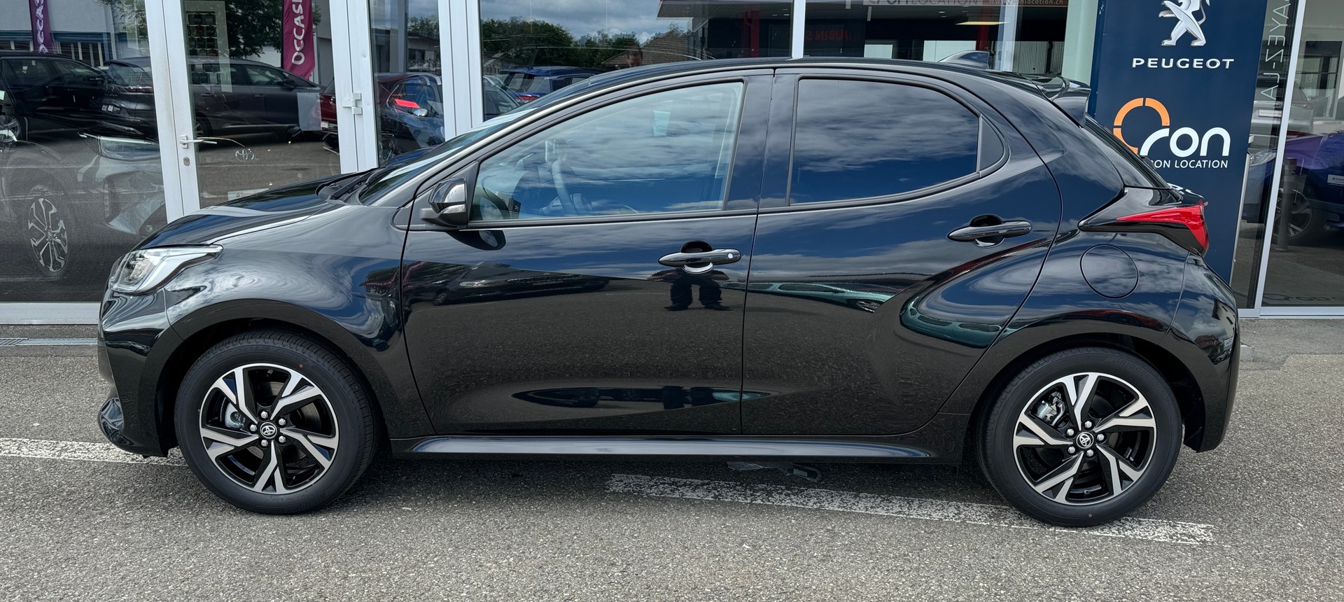 TOYOTA Yaris 1.5 Trend e-CVT-image-4