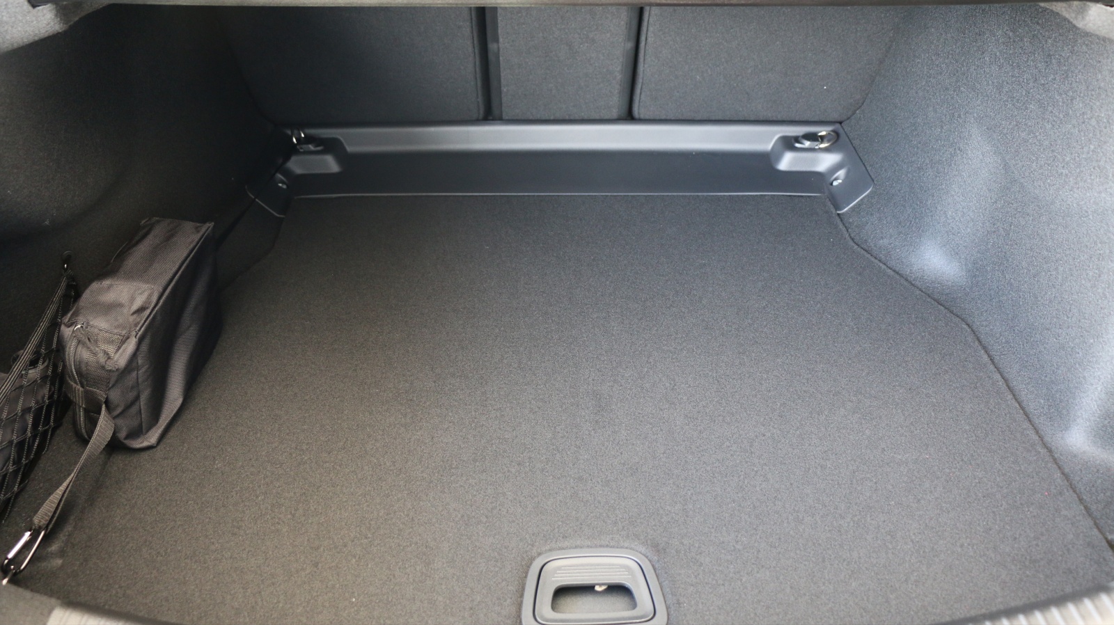 MERCEDES-BENZ C 300 4 Matic-image-13