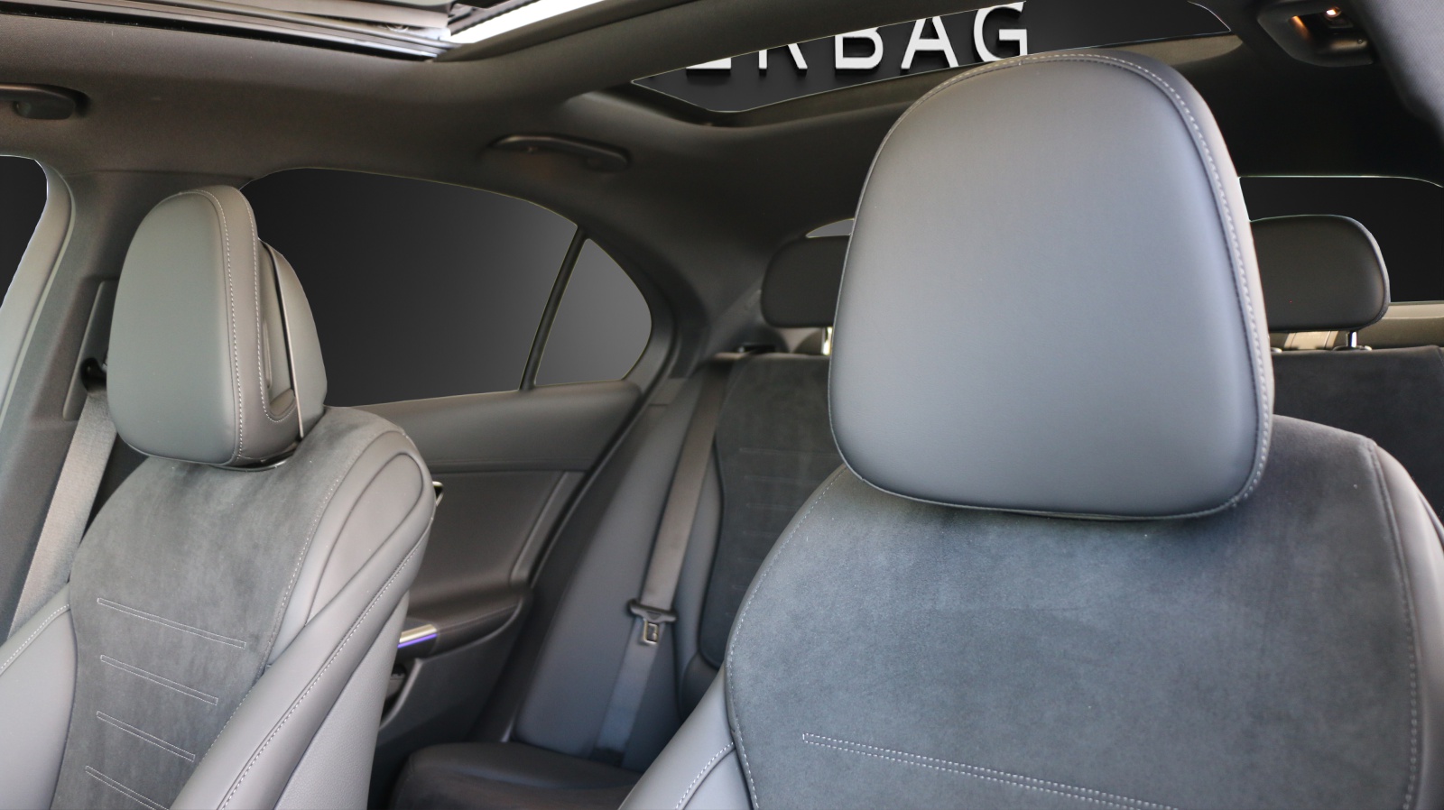 MERCEDES-BENZ C 300 4 Matic-image-10