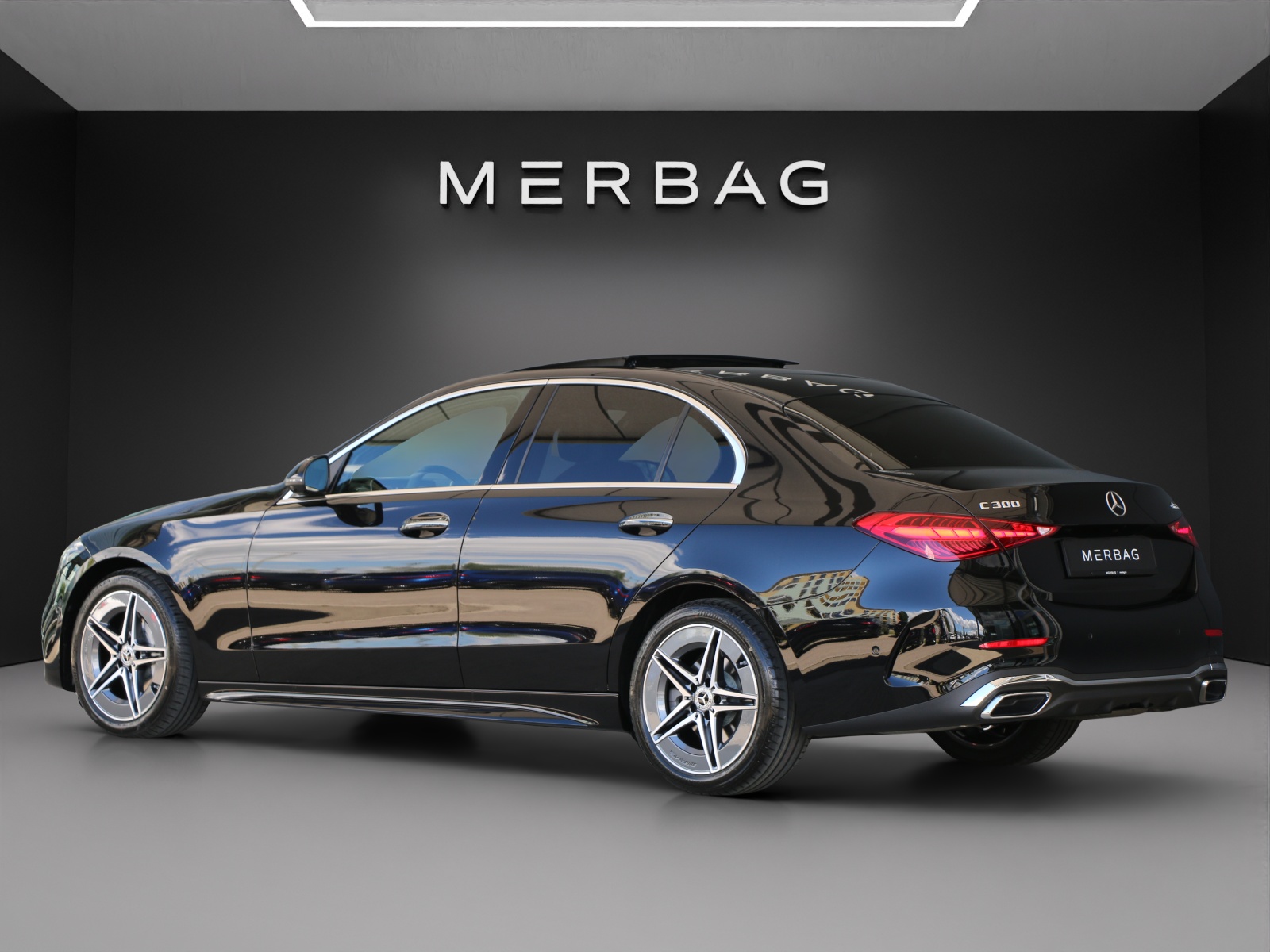 MERCEDES-BENZ C 300 4 Matic-image-2