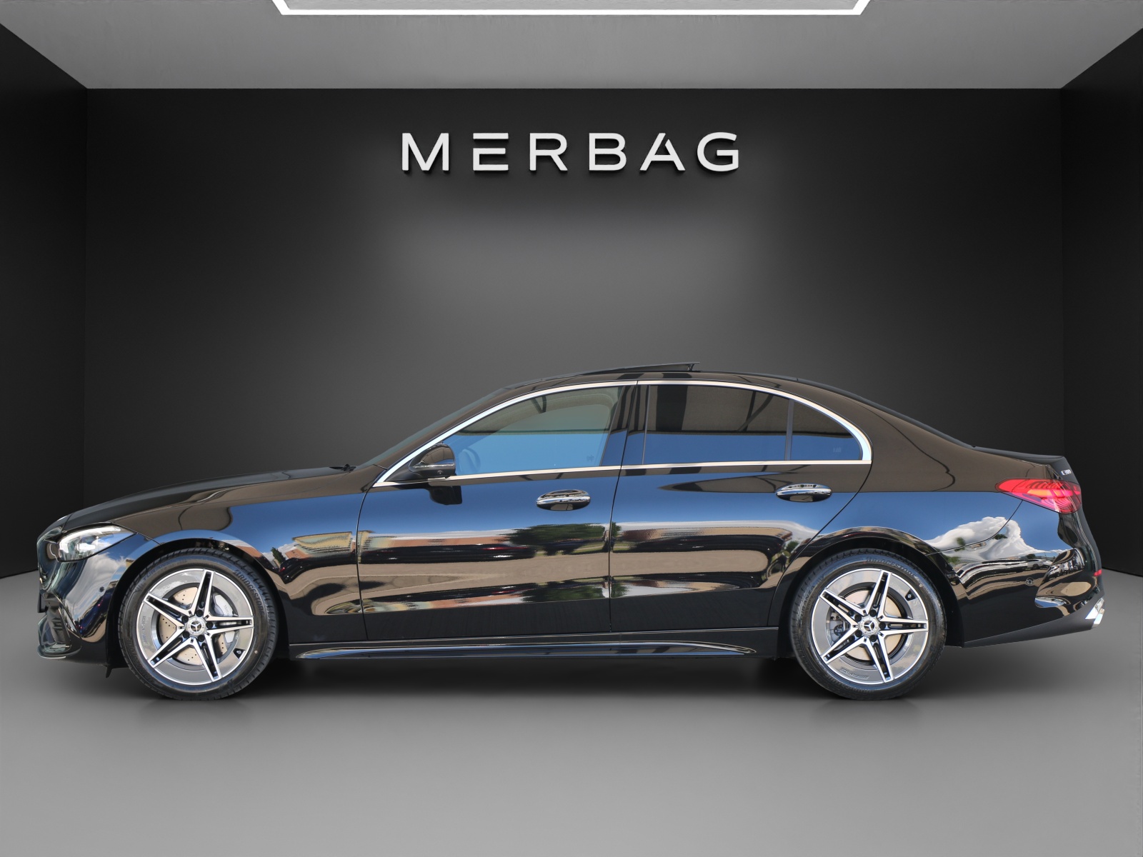 MERCEDES-BENZ C 300 4 Matic-image-1