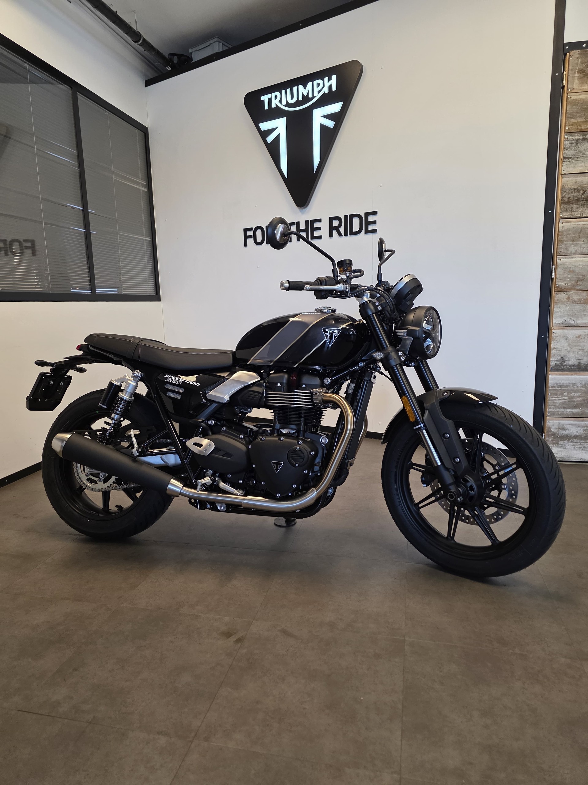 TRIUMPH Speed Twin 900 Black 2026-image-5
