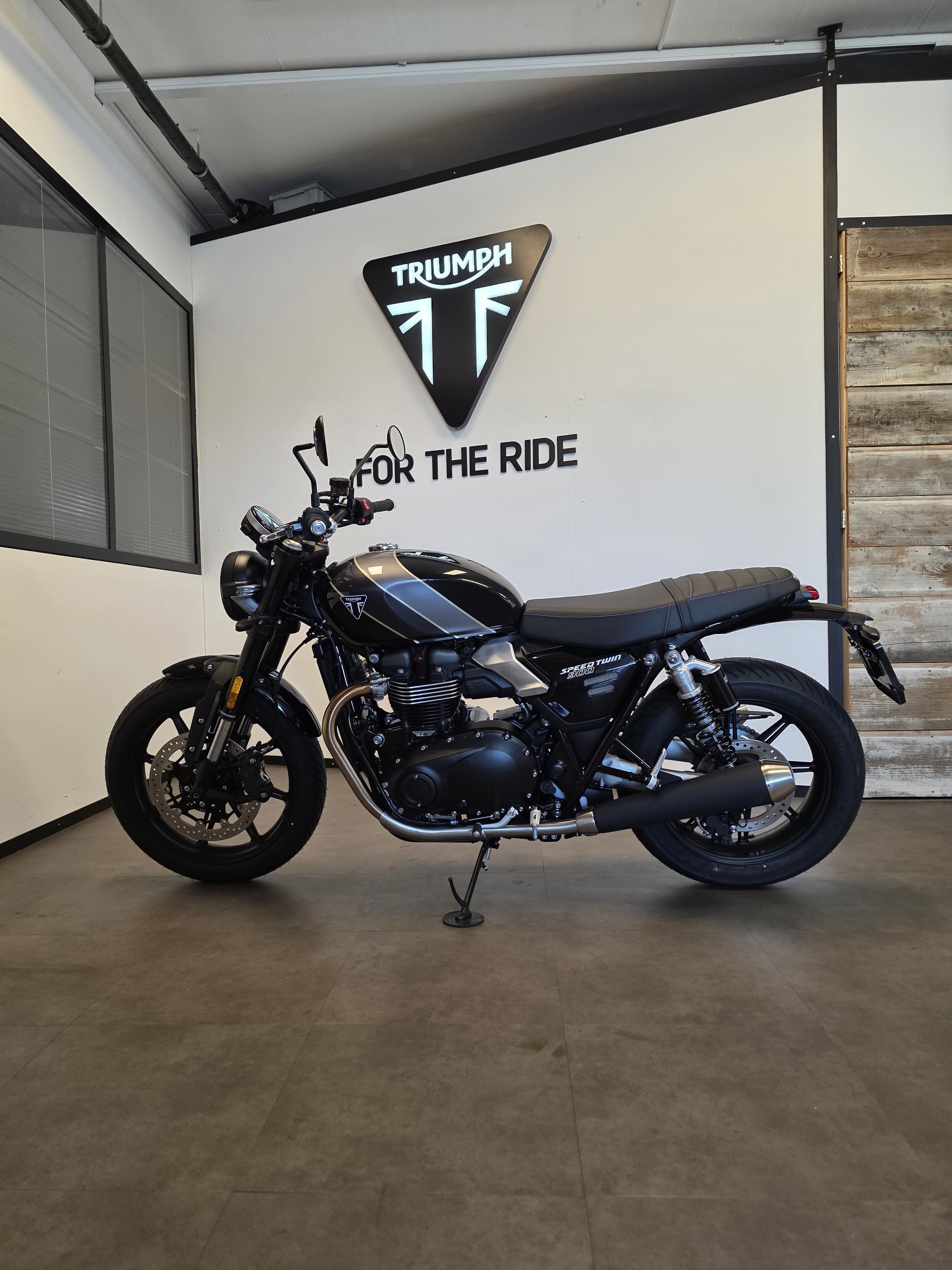 TRIUMPH Speed Twin 900 Black 2026-image-2