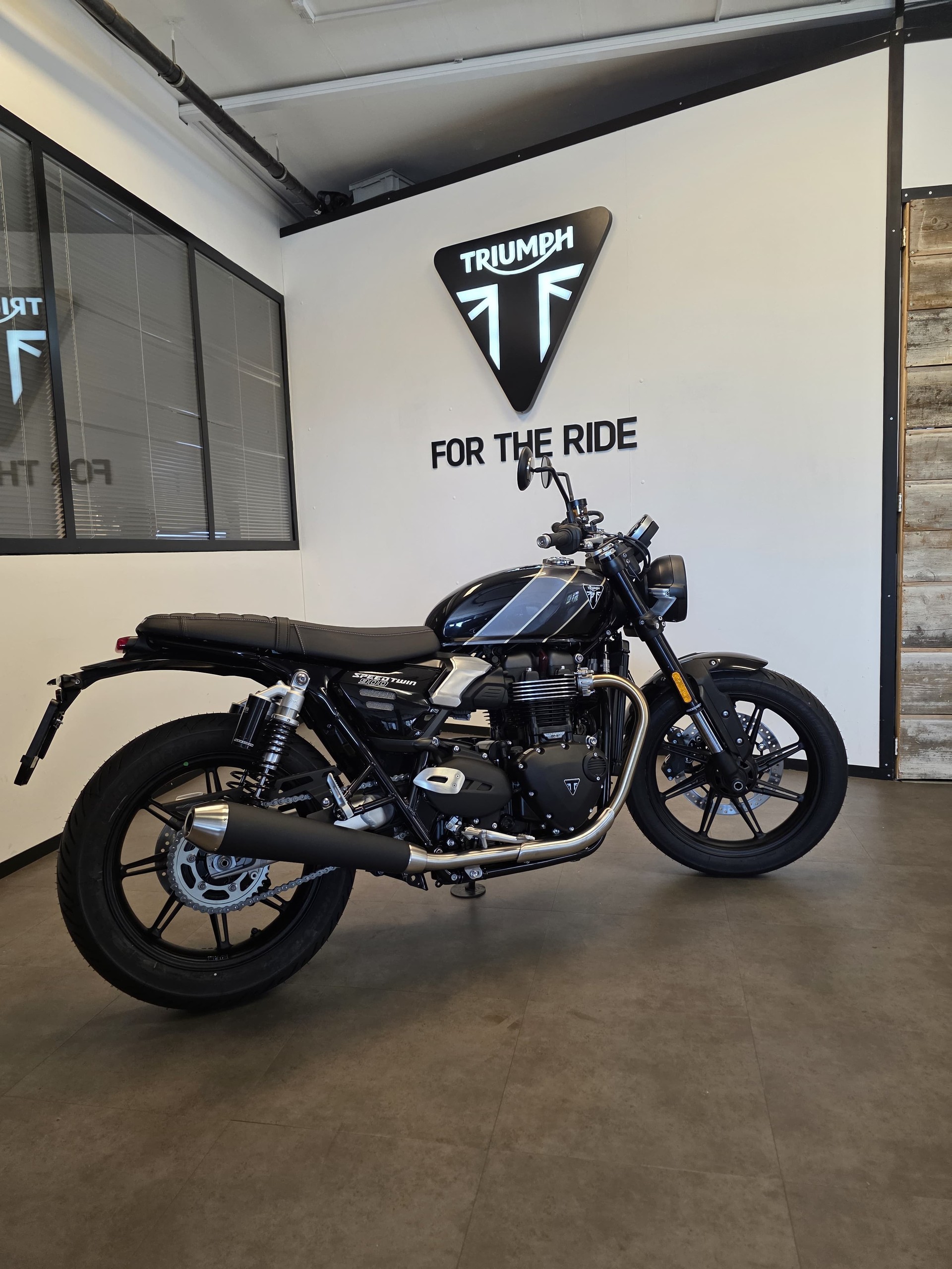 TRIUMPH Speed Twin 900 Black 2026-image-6
