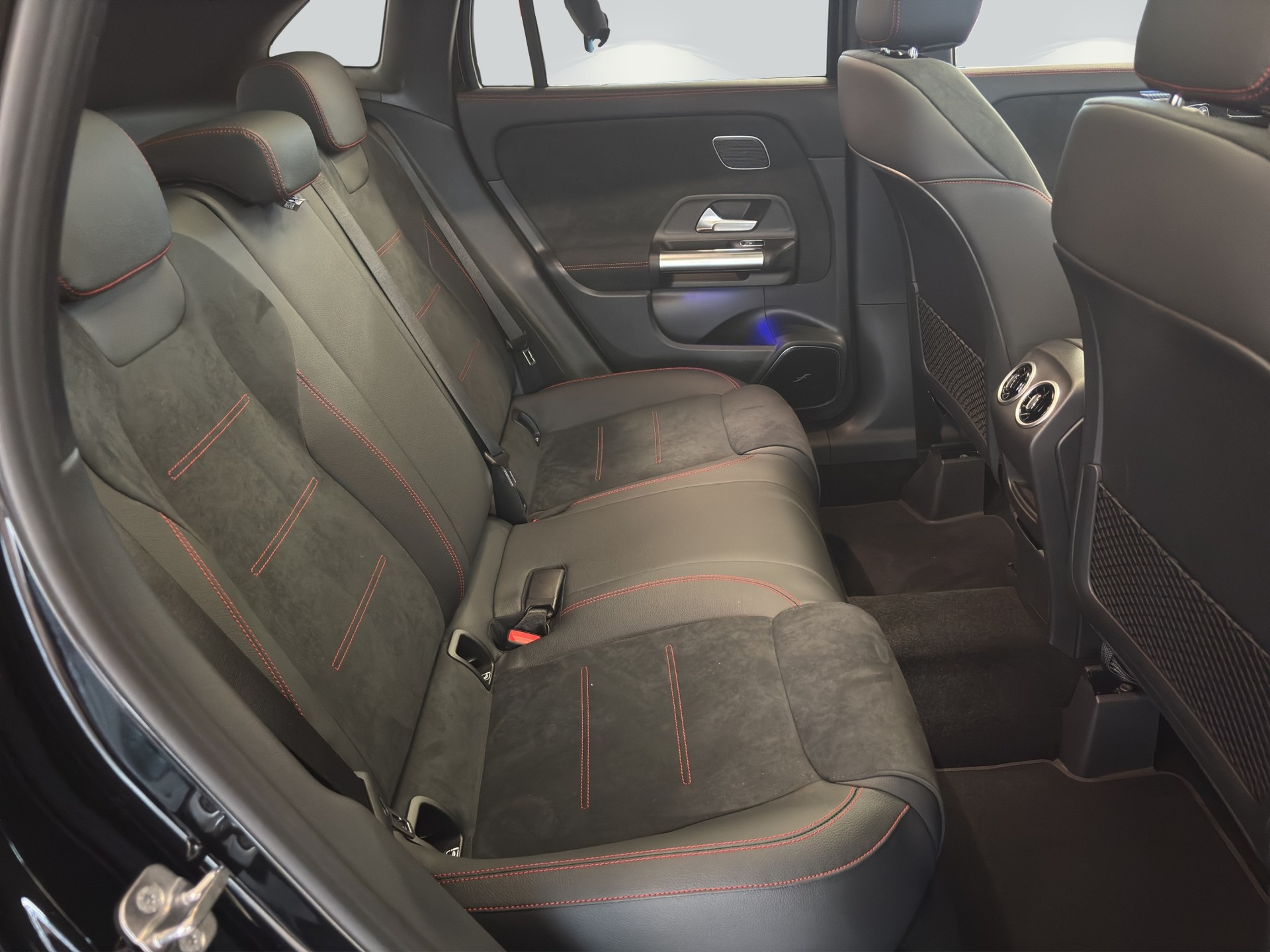 MERCEDES-BENZ GLA AMG 35 4Matic 8G-DCT-image-10