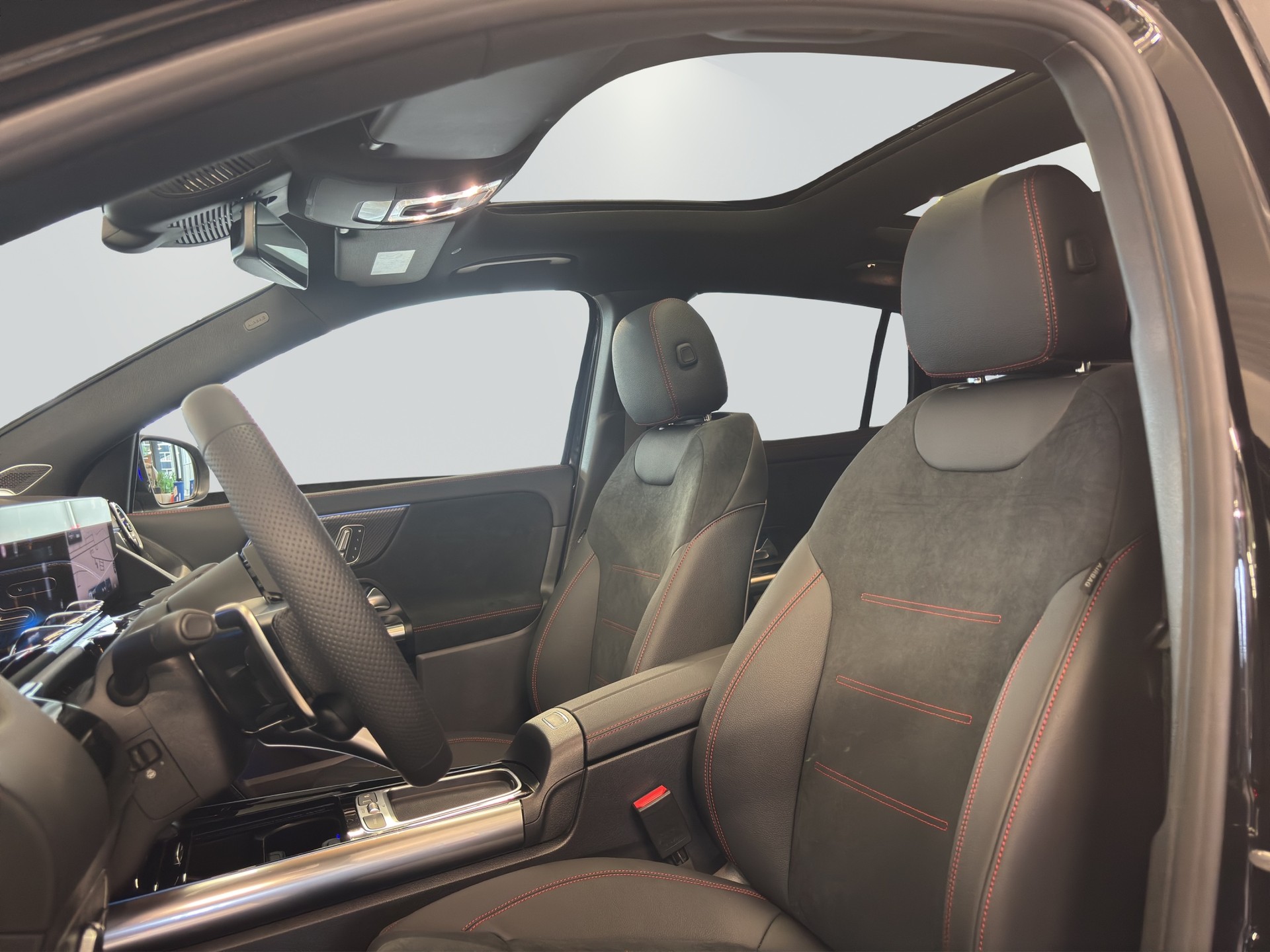 MERCEDES-BENZ GLA AMG 35 4Matic 8G-DCT-image-7