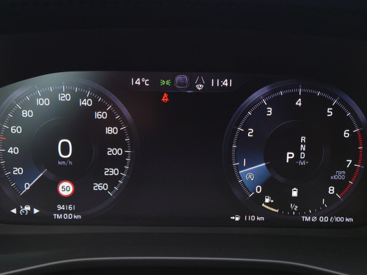 VOLVO XC40 B4 B AWD Momentum-image-10
