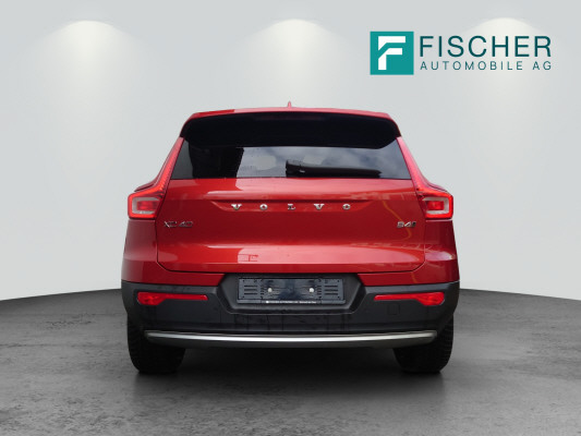 VOLVO XC40 B4 B AWD Momentum-image-3