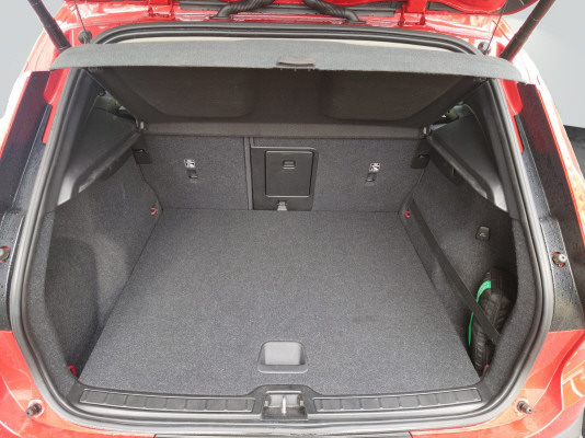 VOLVO XC40 B4 B AWD Momentum-image-7