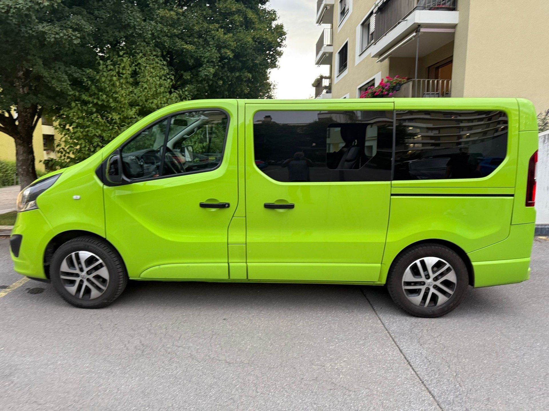 OPEL Vivaro 1.6CDTI Tourer 2.7t L2H1-image-2