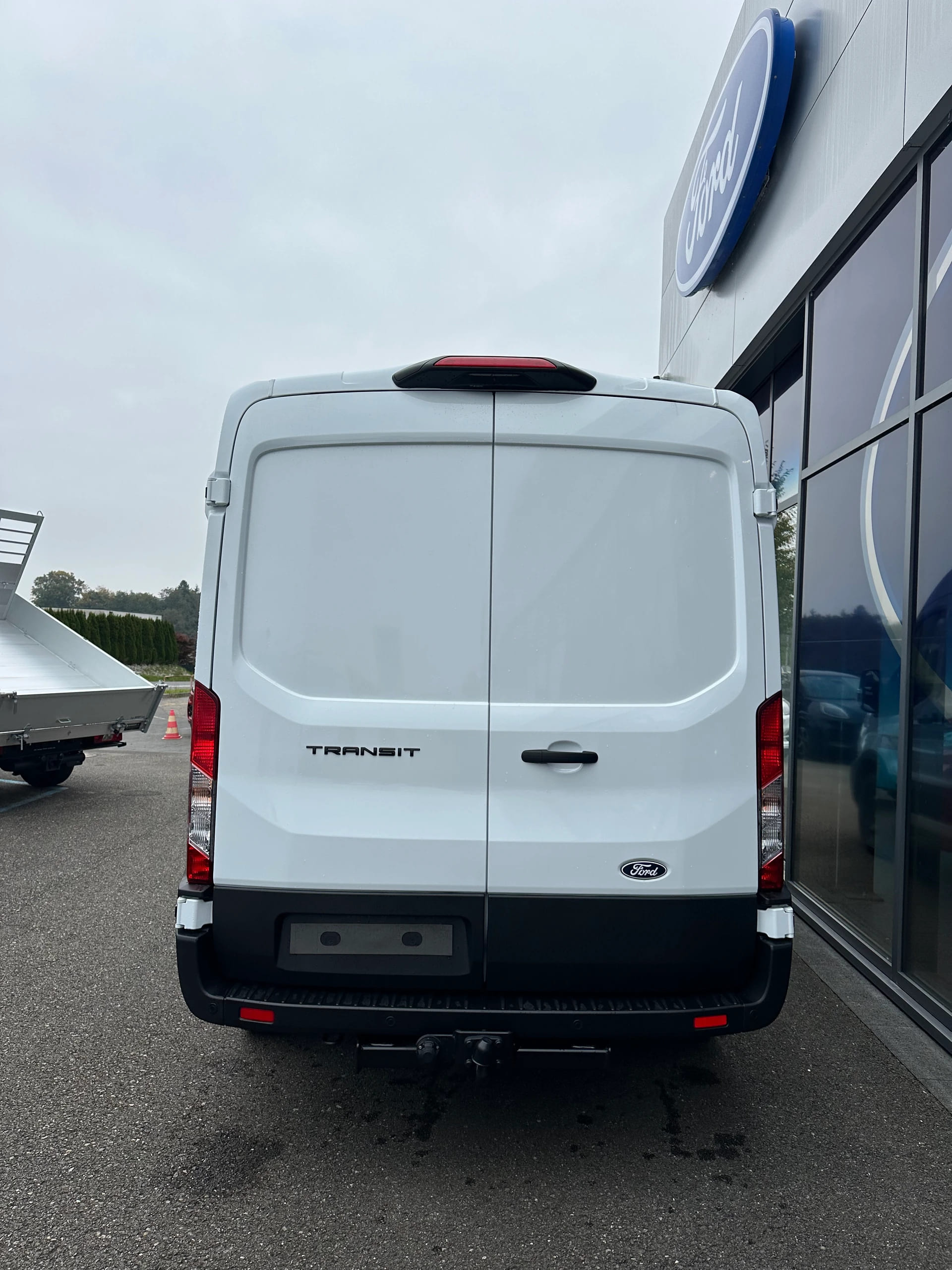 FORD Transit van 350 L3H2 2.0 EcoBl Trend/165CV/Aut.RWD-image-4