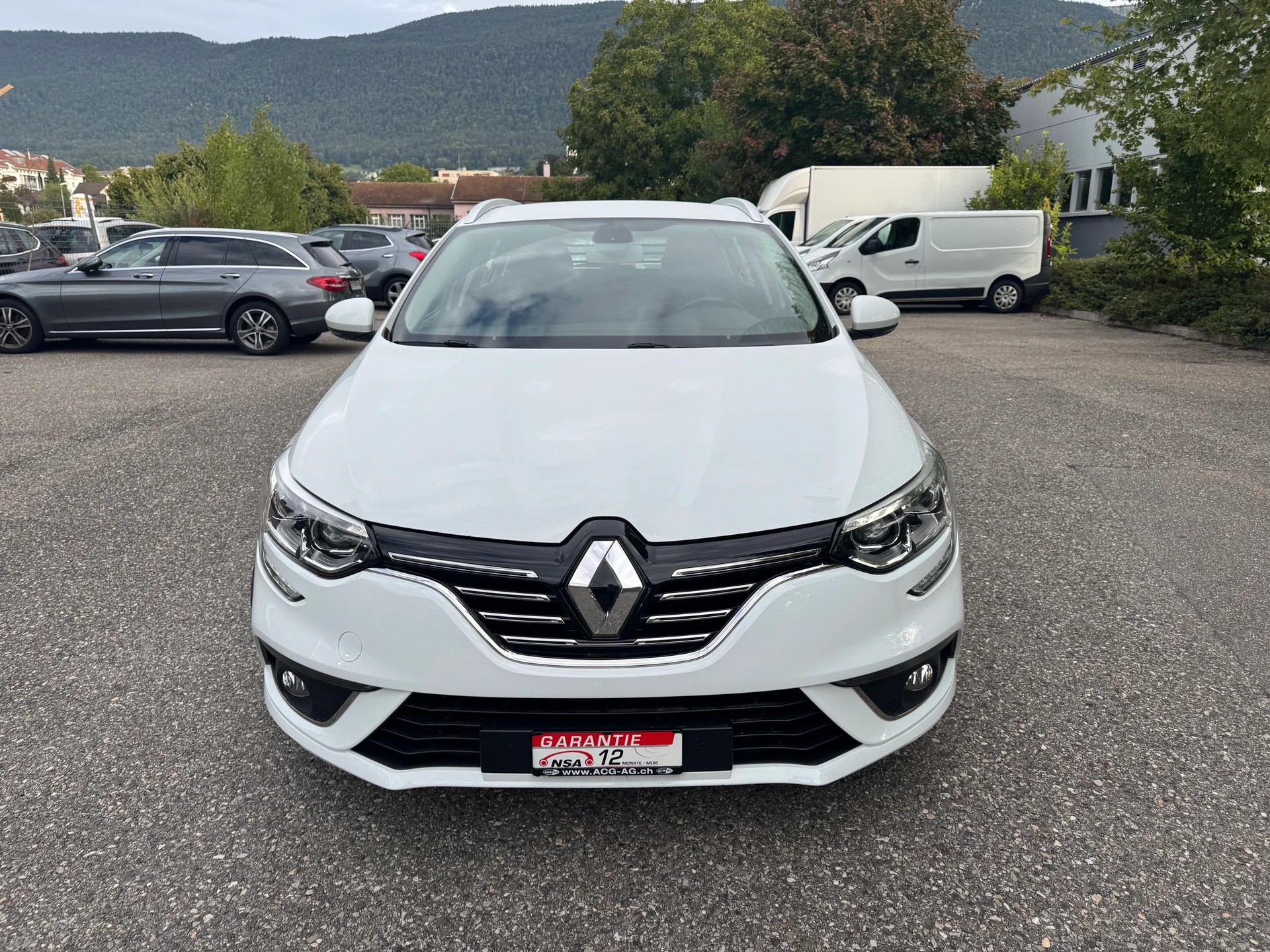 RENAULT Mégane Grandtour 1.5 dCi Business EDC ** Gr.Navi * Klima-auto * Tempomat * PDC H * Frisch Ab MFK & Service **-image-2