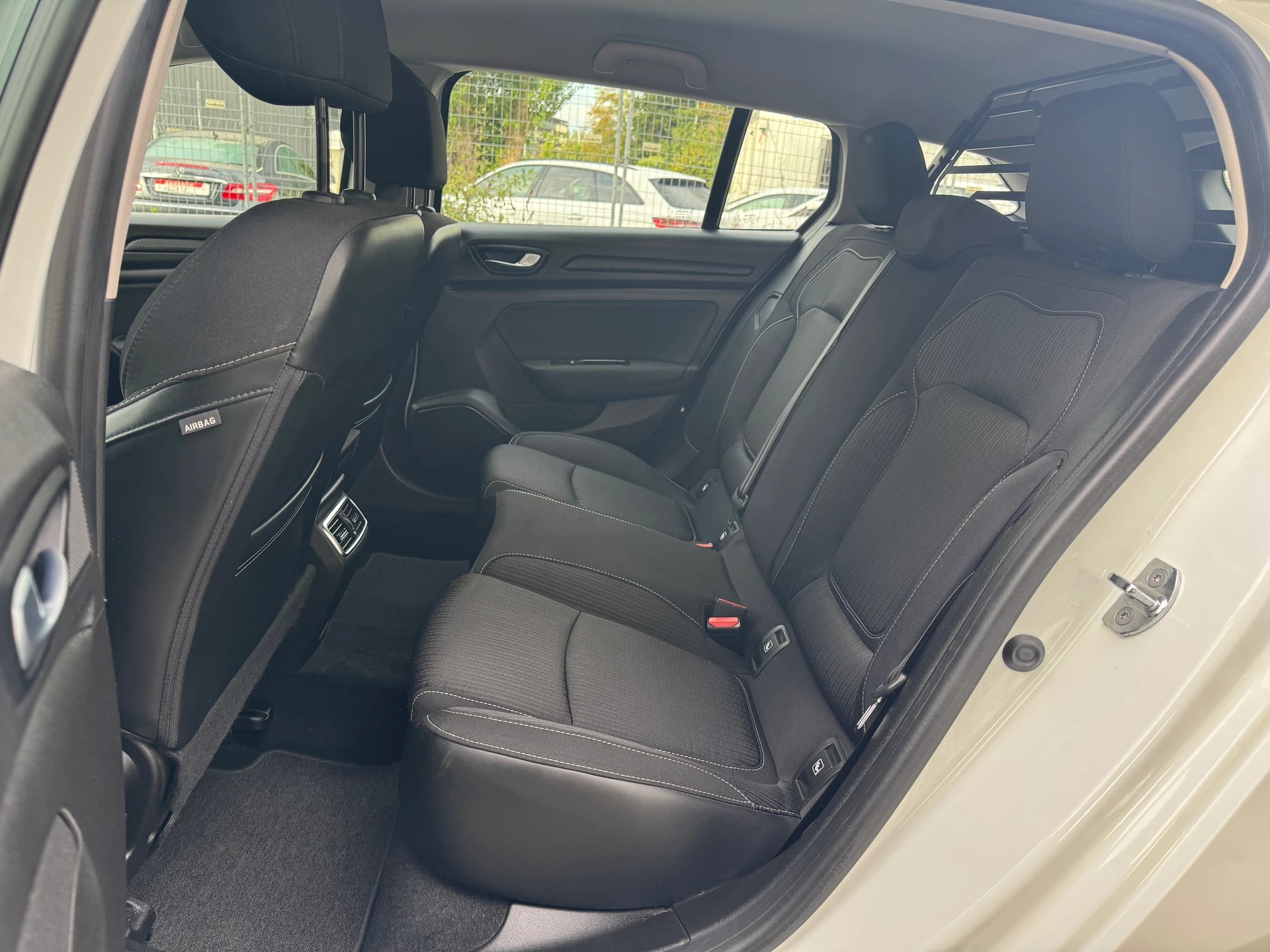 RENAULT Mégane Grandtour 1.5 dCi Business EDC ** Gr.Navi * Klima-auto * Tempomat * PDC H * Frisch Ab MFK & Service **-image-10