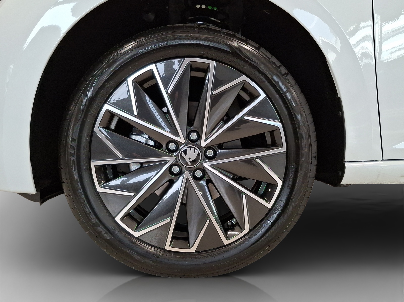 SKODA Scala 1.5 TSI Dynamic DSG-image-14