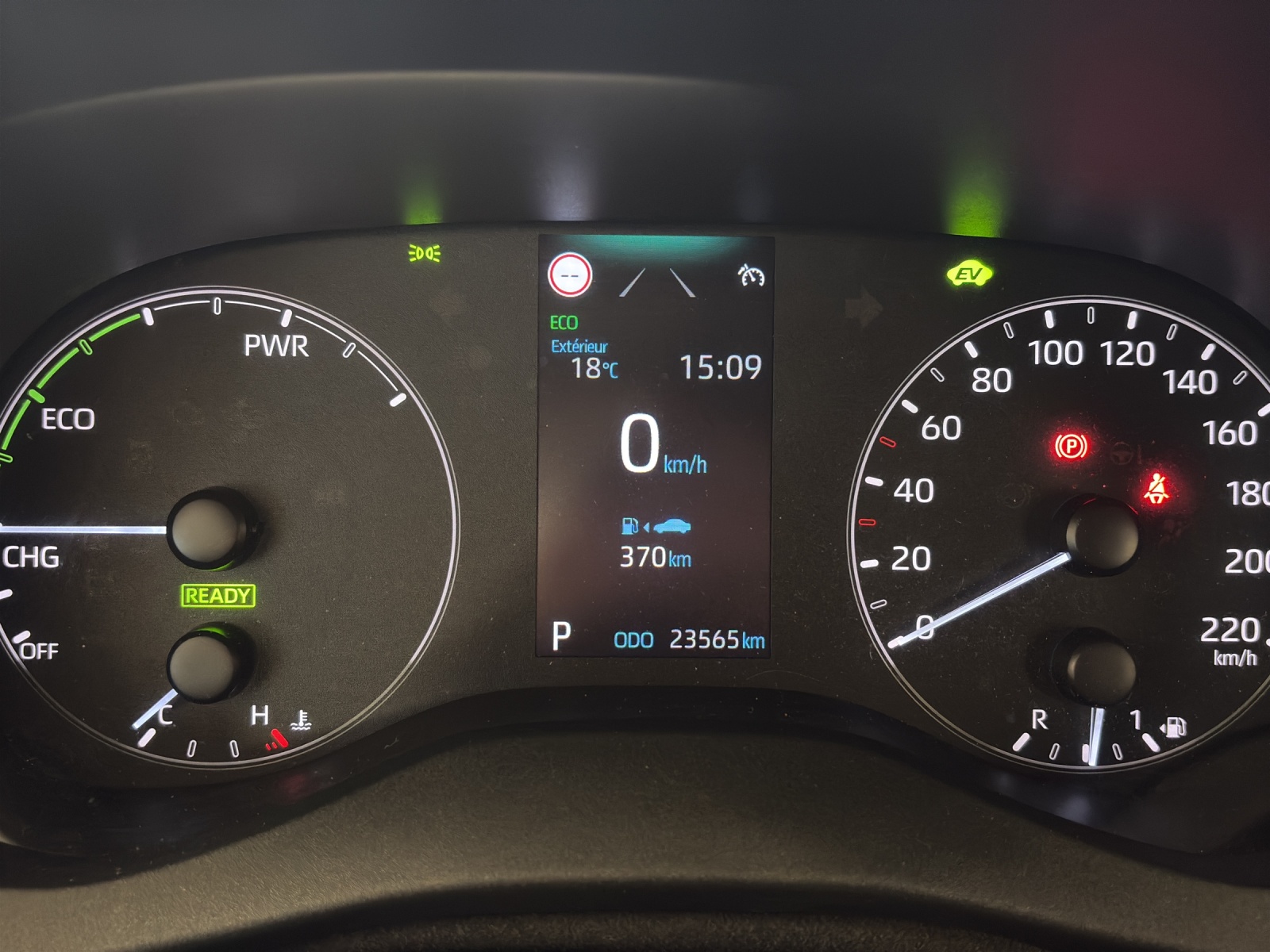 TOYOTA Yaris 1.5 Comfort e-CVT-image-13