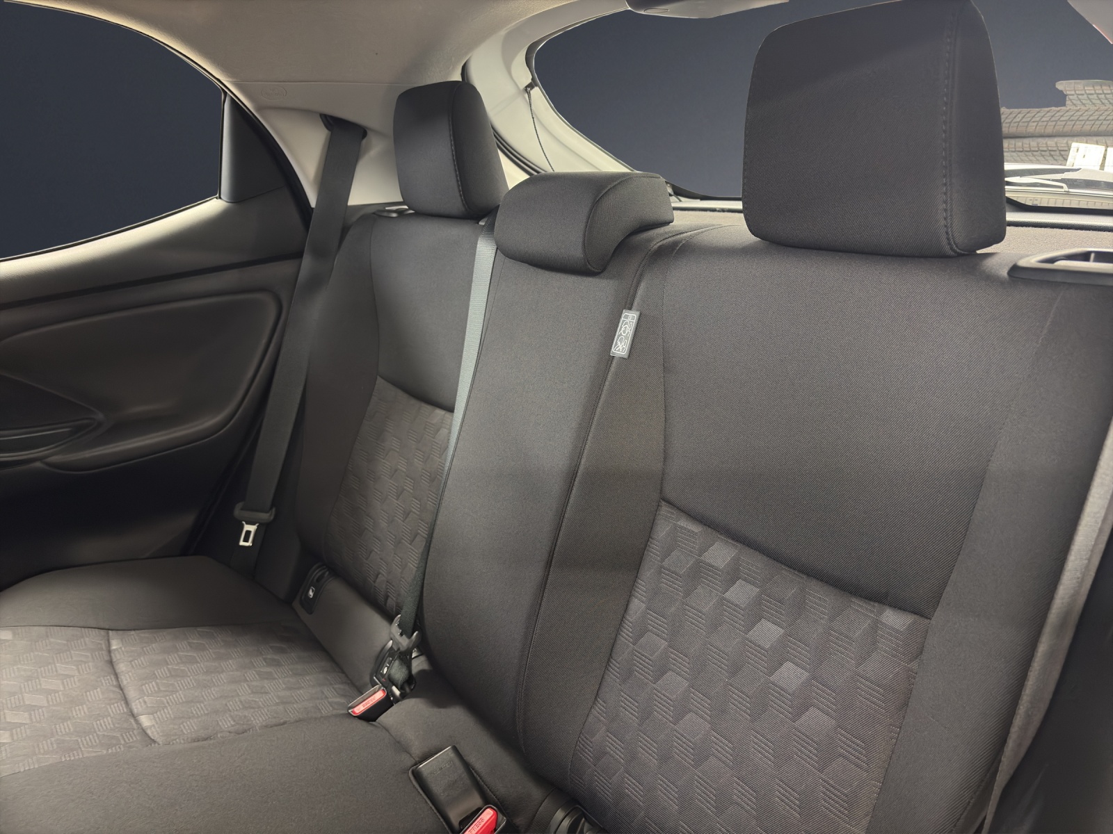 TOYOTA Yaris 1.5 Comfort e-CVT-image-16