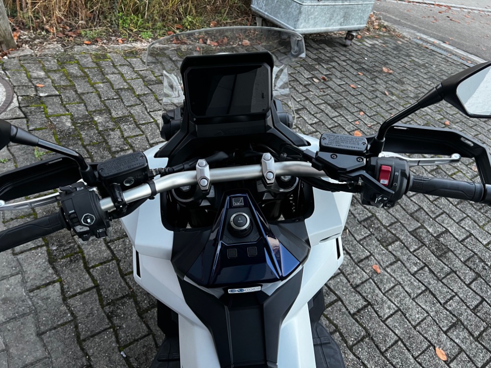 HONDA X-ADV 750 Special Edition 2026-showroom-element-3