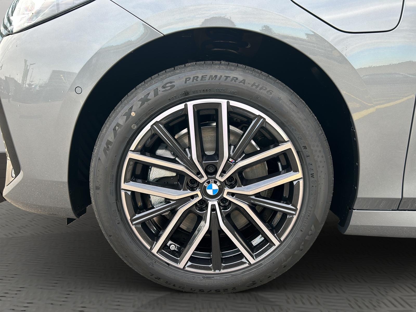 BMW 230e xDrive paddles Active Tourer-showroom-element-3