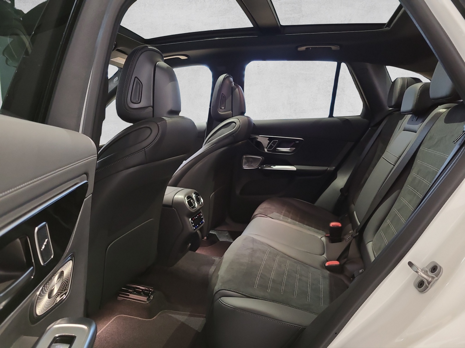 MERCEDES-BENZ GLC 400 e 4Matic 9G-Tronic-image-10