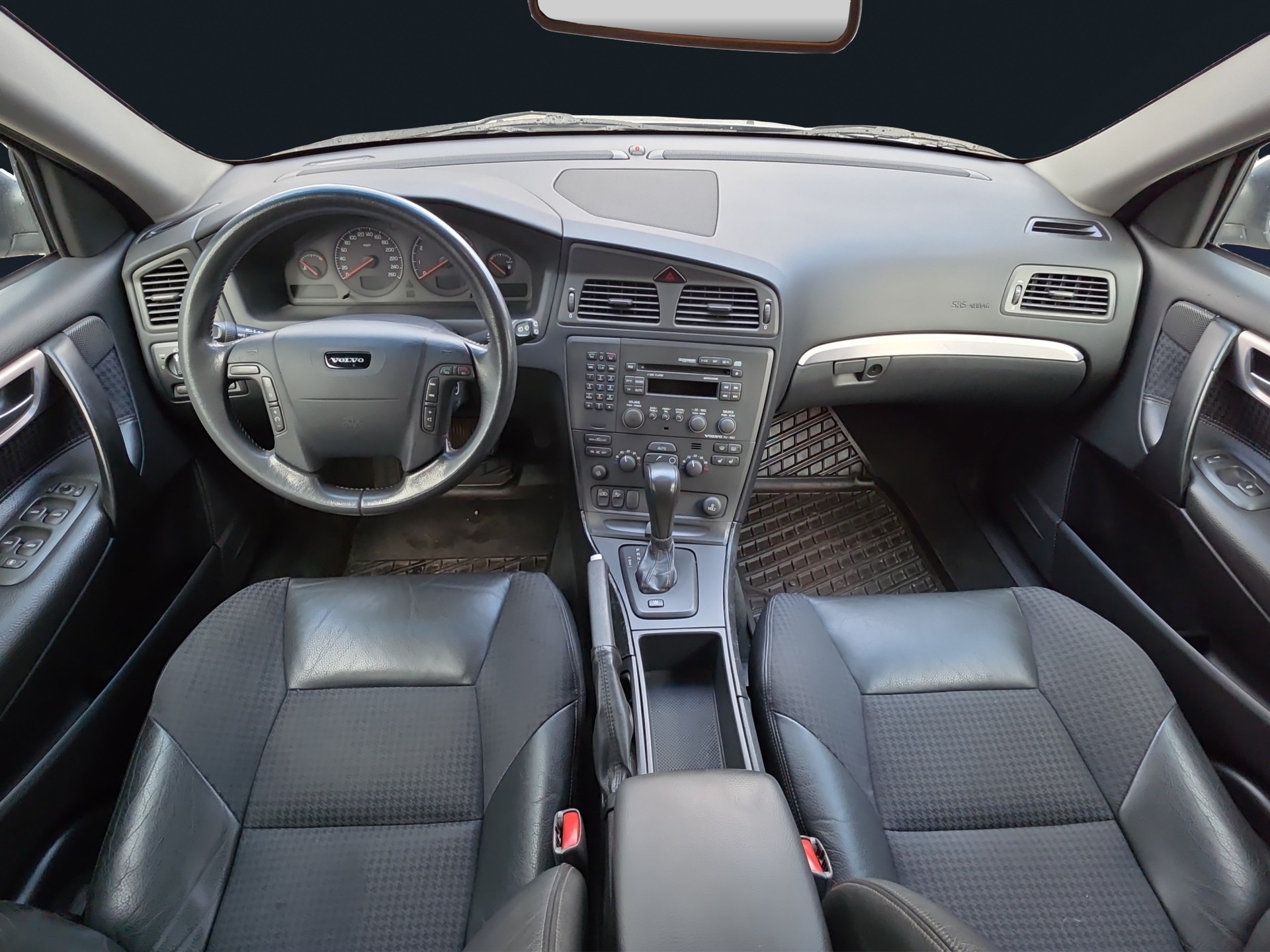 VOLVO V70 2.4T AWD-image-8