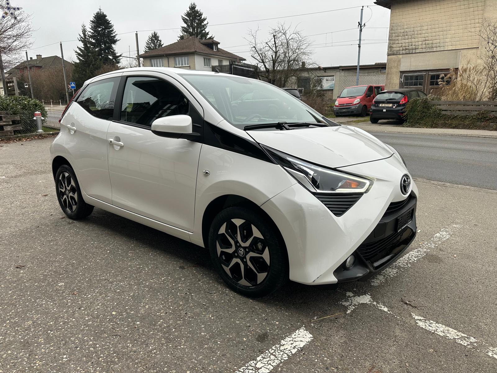 TOYOTA Aygo 1.0 VVT-i Trend-image-0