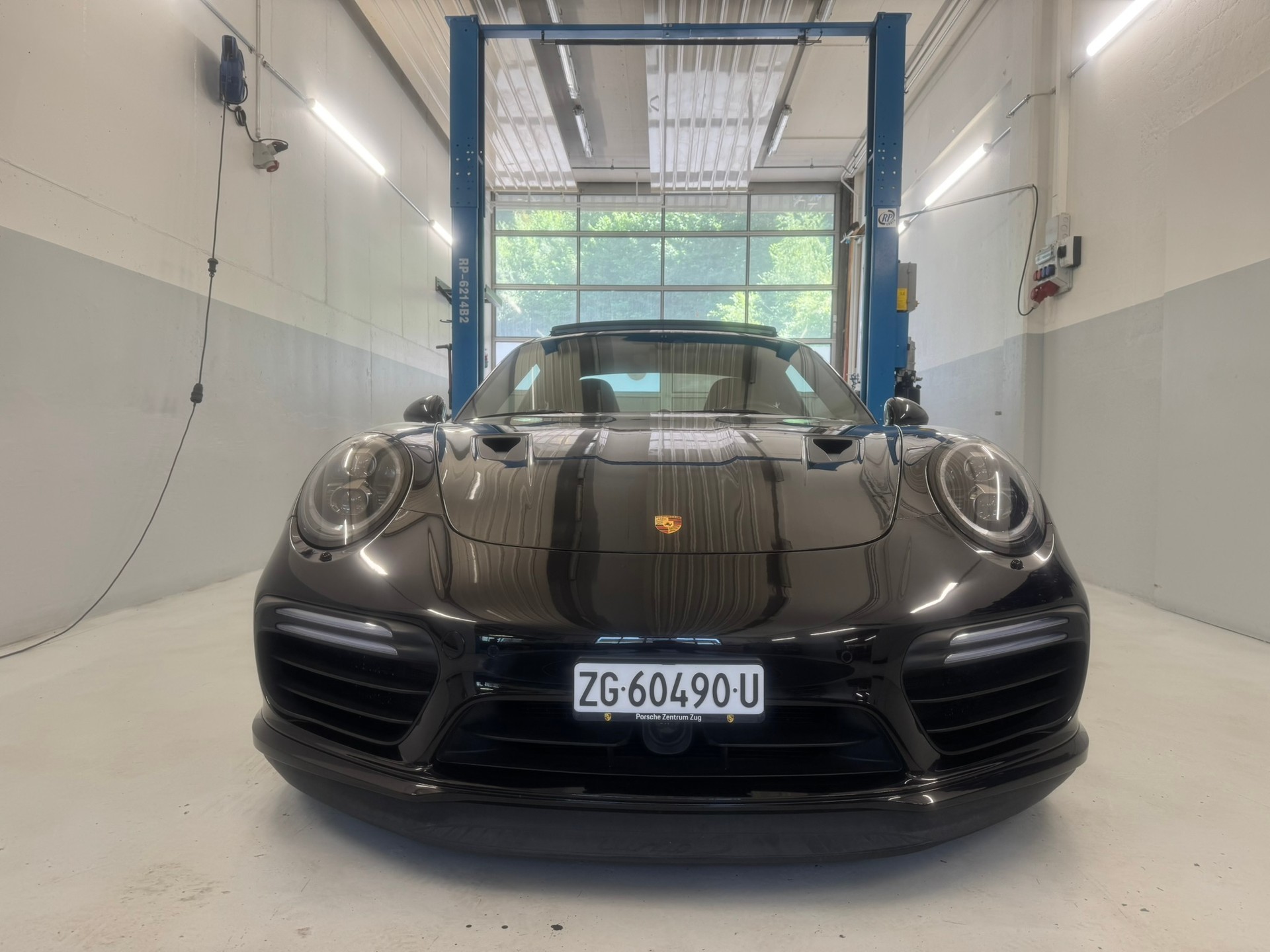 PORSCHE 911 Turbo S PDK 991.2-image-1