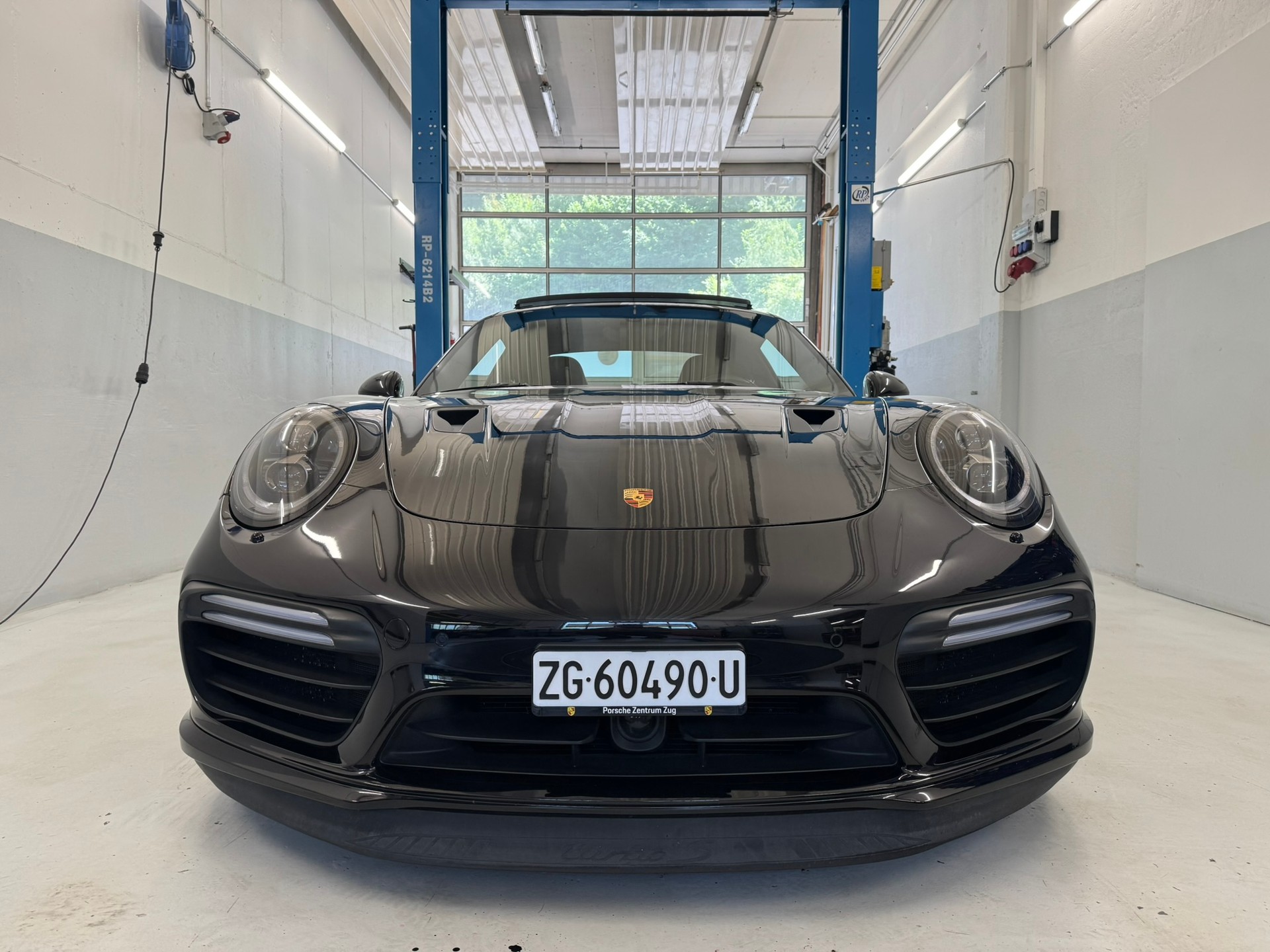 PORSCHE 911 Turbo S PDK 991.2-image-3
