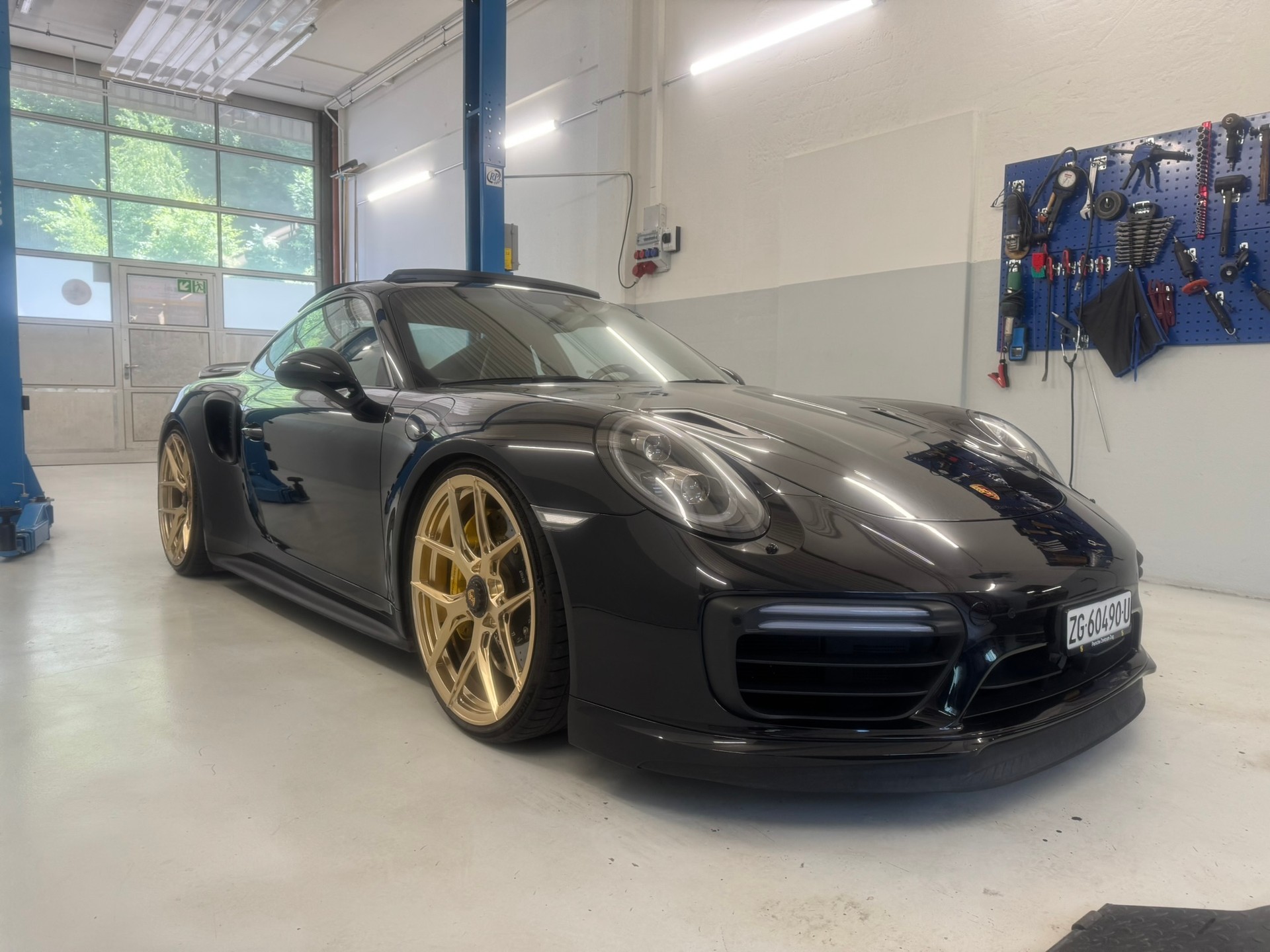 PORSCHE 911 Turbo S PDK 991.2-image-2