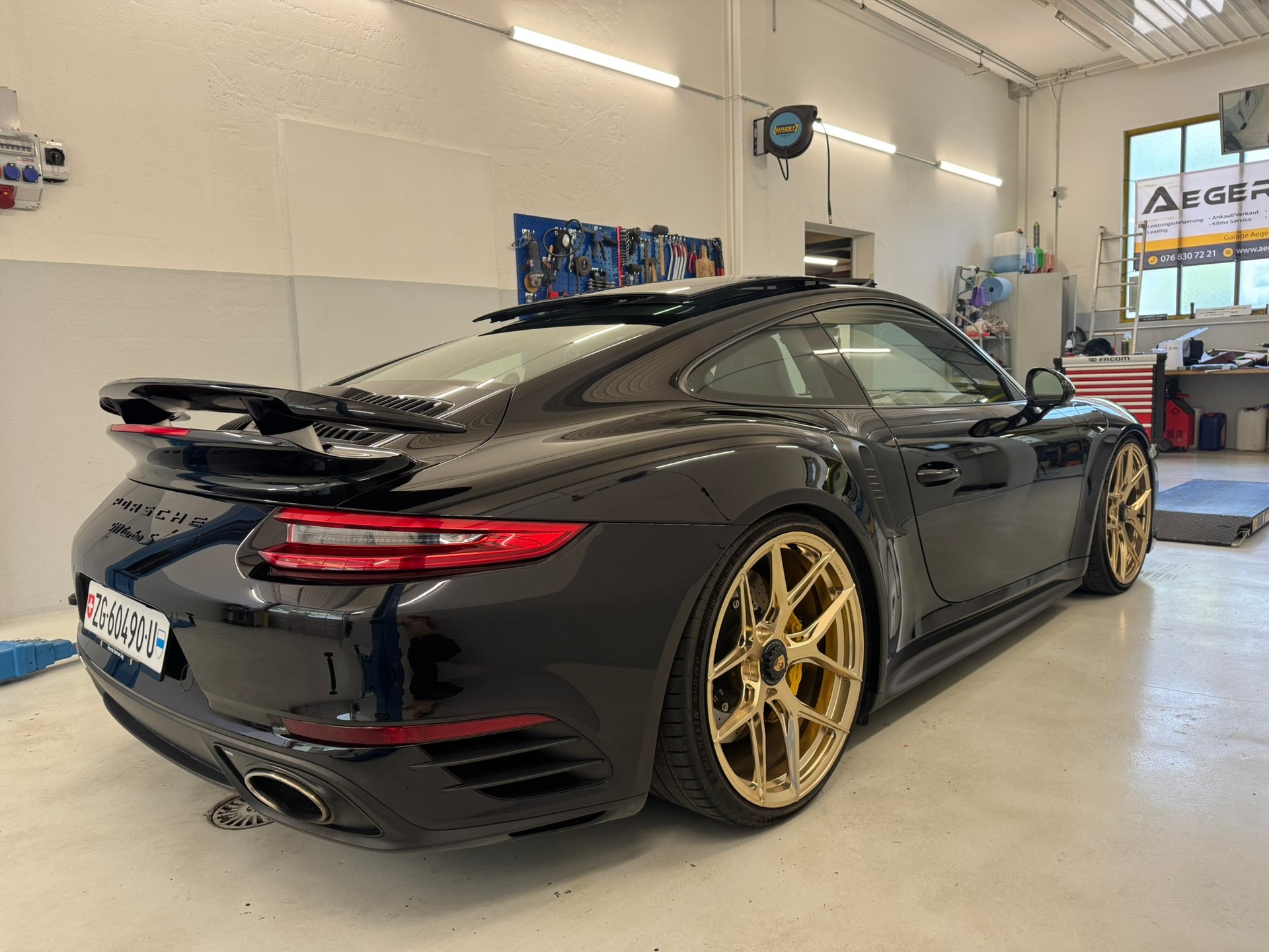 PORSCHE 911 Turbo S PDK 991.2-image-5