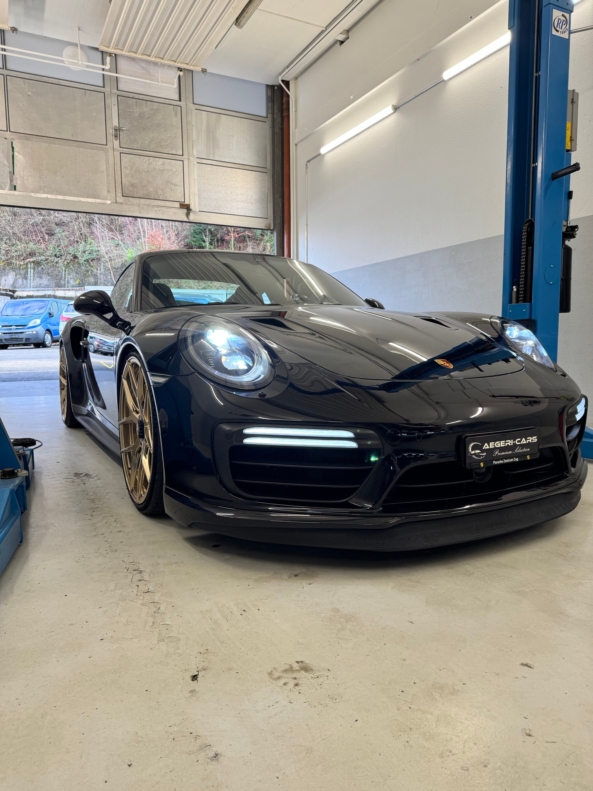PORSCHE 911 Turbo S PDK 991.2-image-25