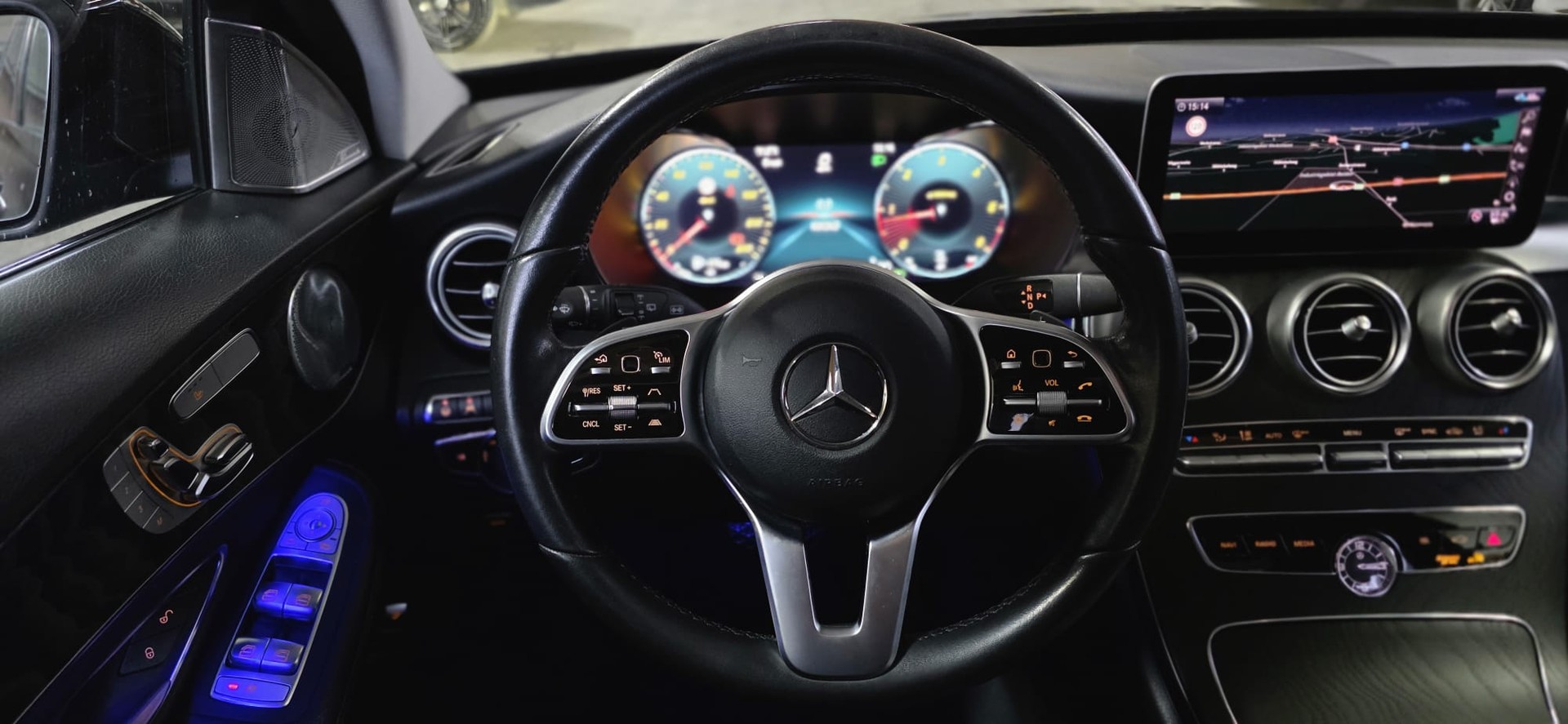 MERCEDES-BENZ C 220 d Swiss Star AMG Line 4M 9G-Tronic *CH FAHRZEUG*Panoramadach*-image-12