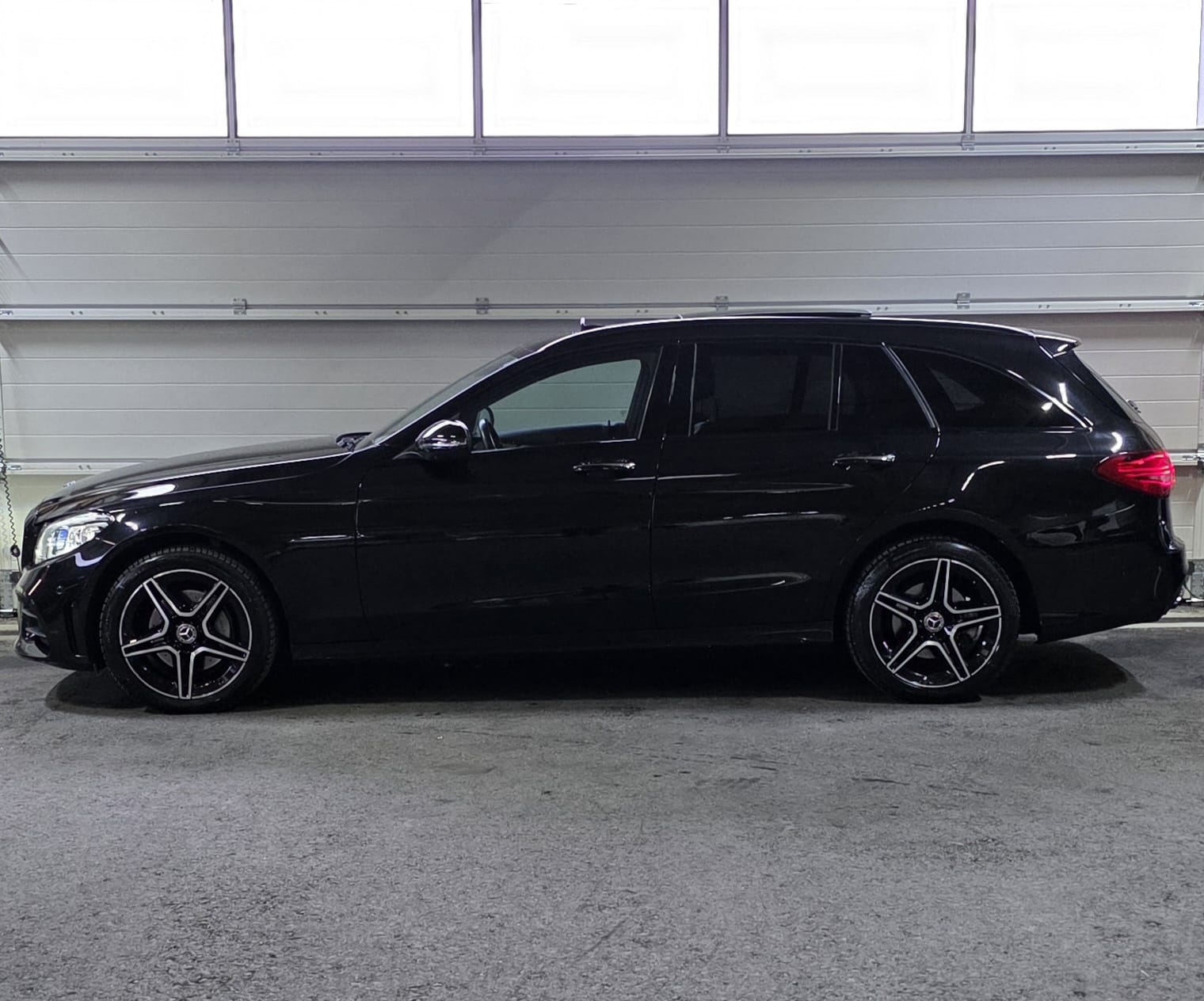 MERCEDES-BENZ C 220 d Swiss Star AMG Line 4M 9G-Tronic *CH FAHRZEUG*Panoramadach*-image-1