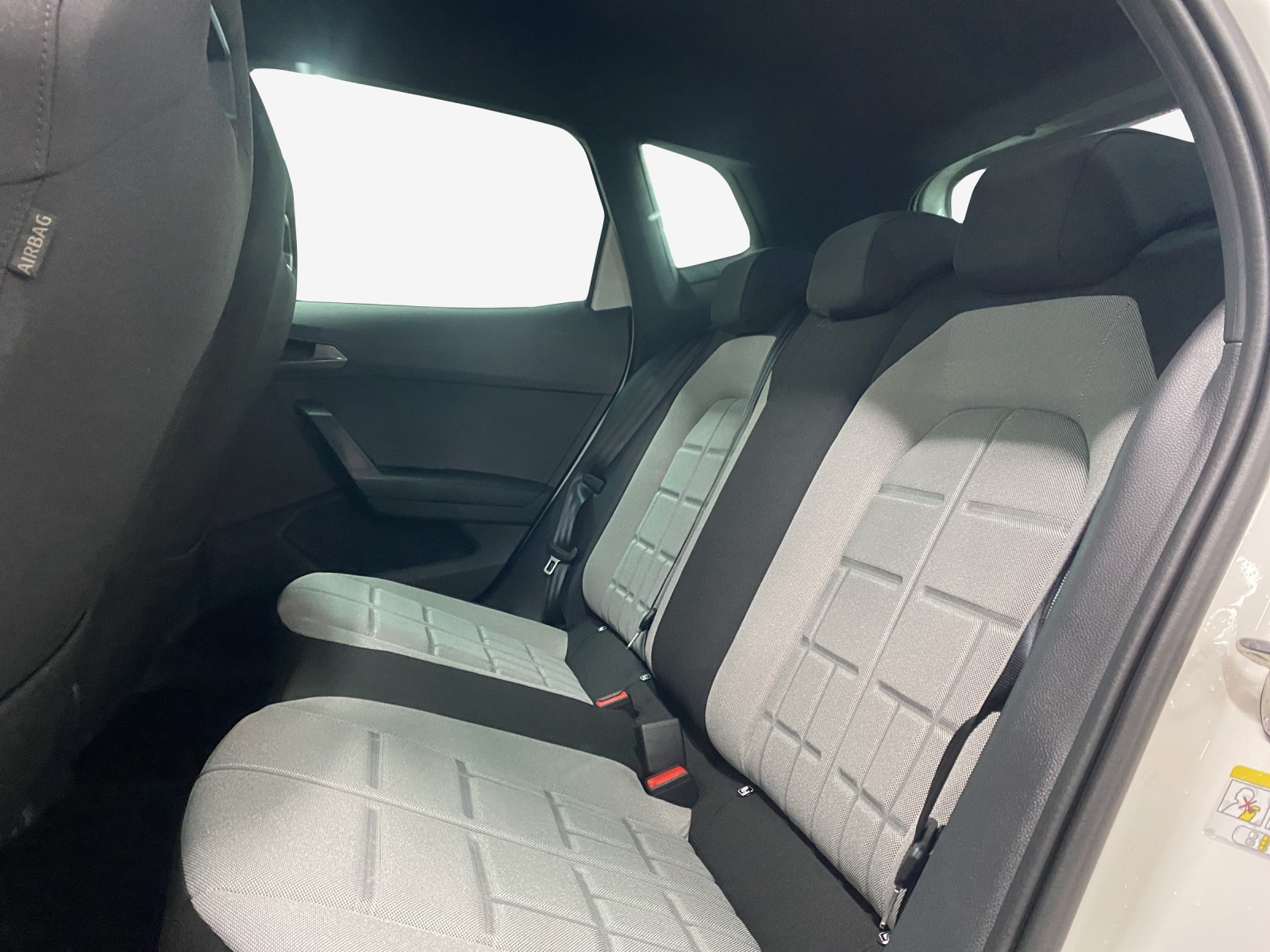 SEAT Arona 1.0 TSI Eco FR DSG-image-11