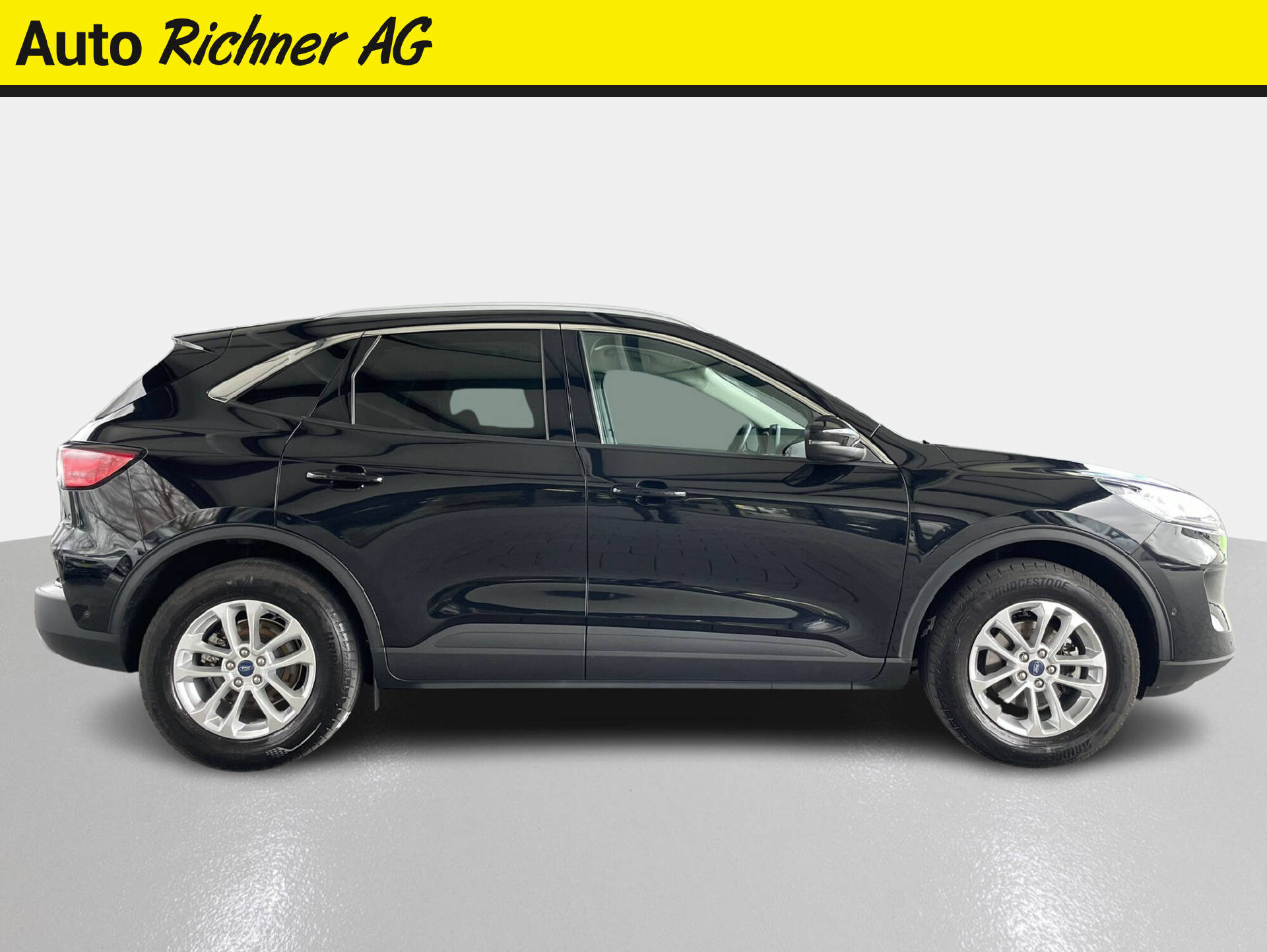 FORD Kuga 2.5 Hybrid Titanium X 4x4-image-2