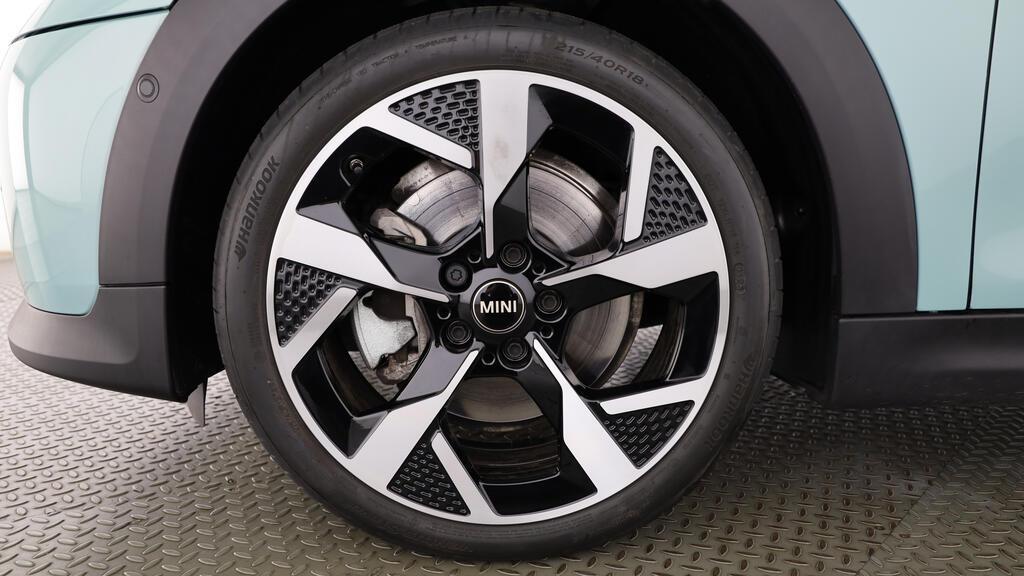 MINI Cooper S Cabrio-image-10