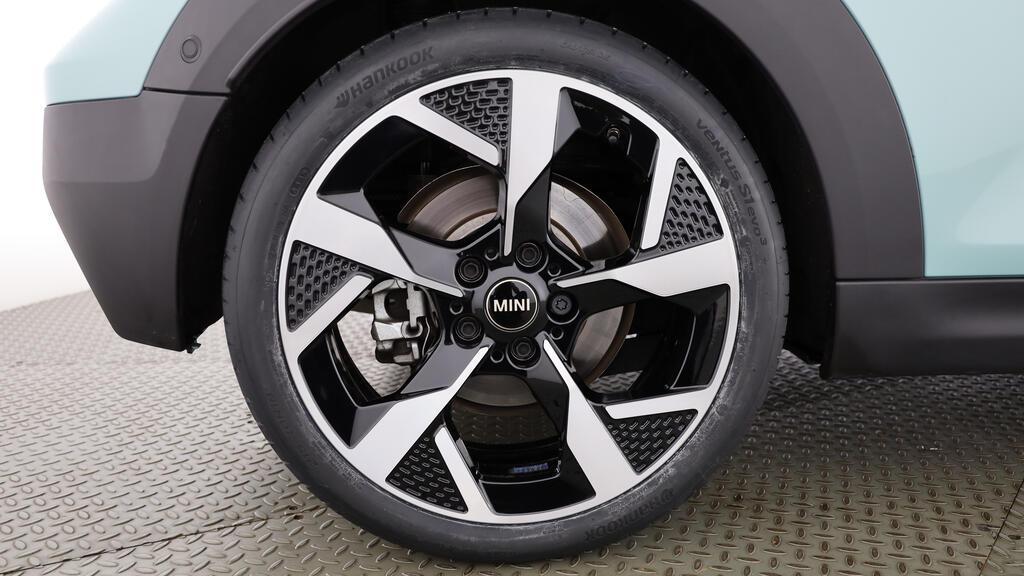 MINI Cooper S Cabrio-image-7