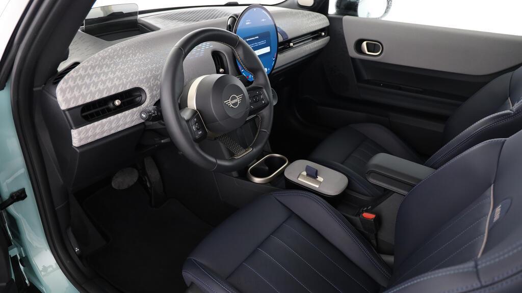 MINI Cooper S Cabrio-image-16