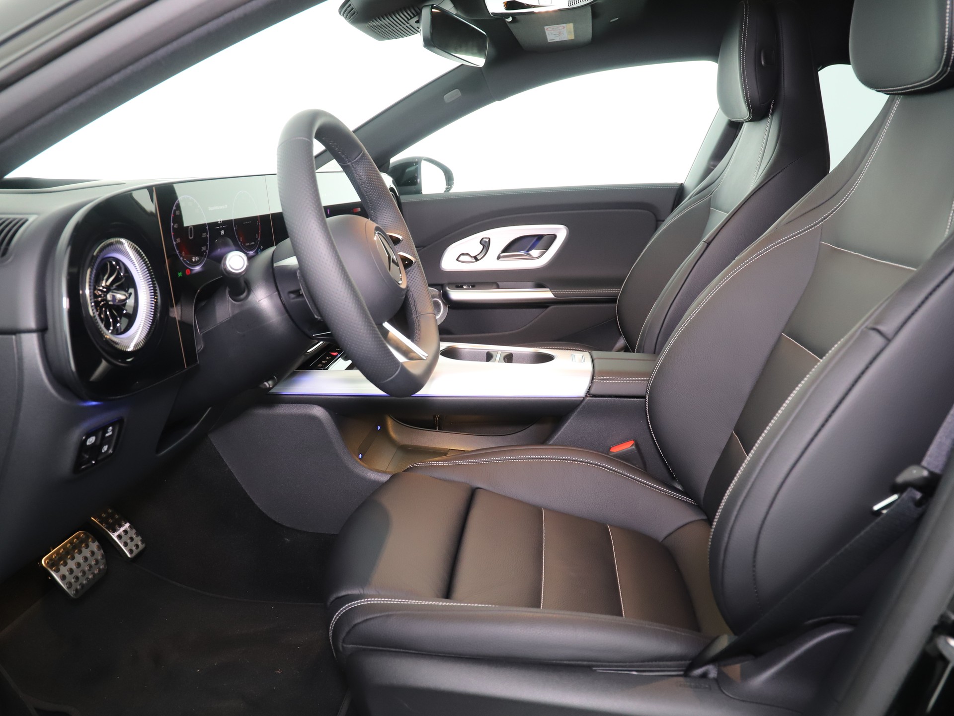 MERCEDES-BENZ CLA 220 8G-DCT 4Matic-image-9