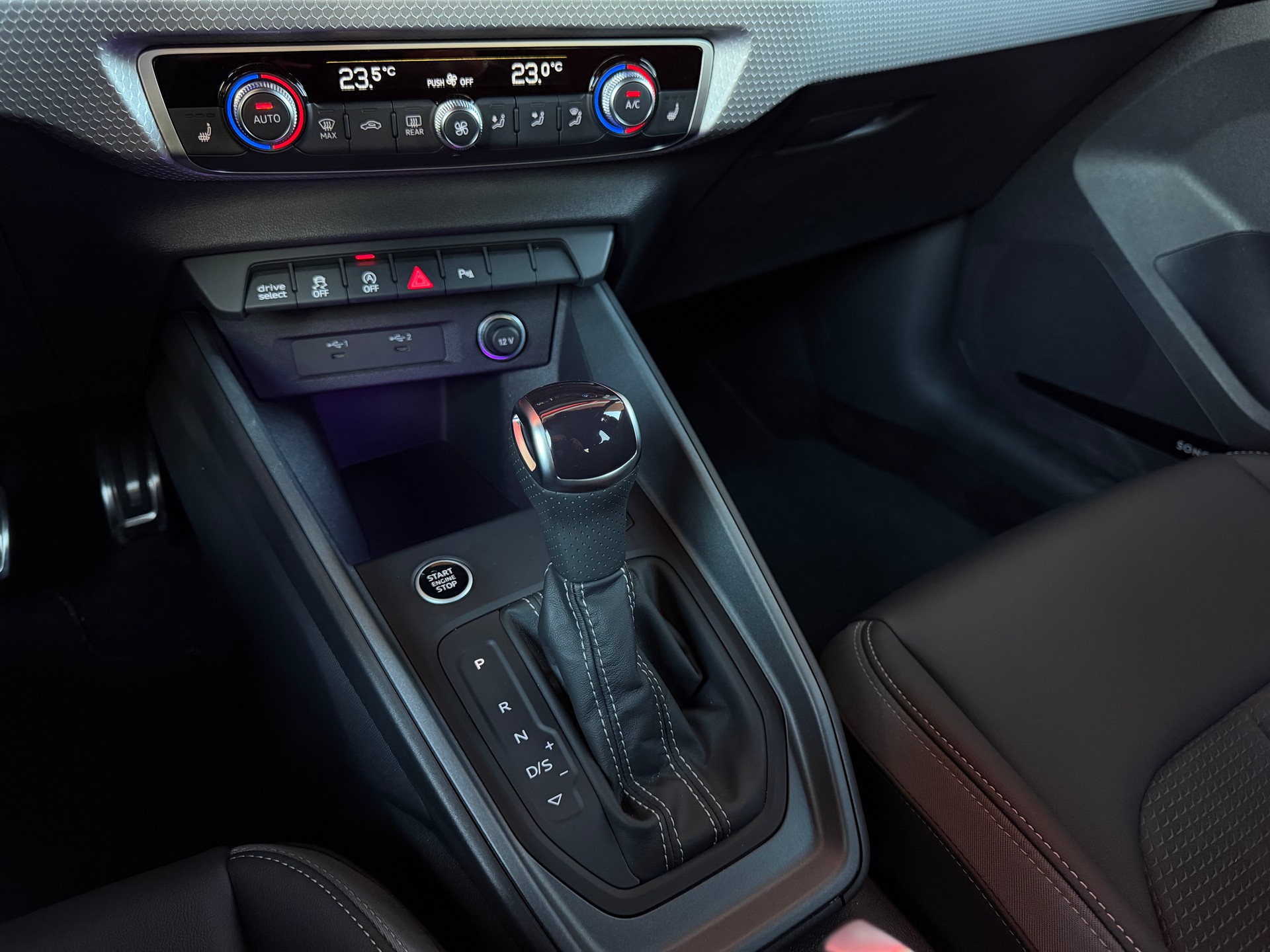 AUDI A1 Sportback 30 TFSI S Line S-tronic-image-10