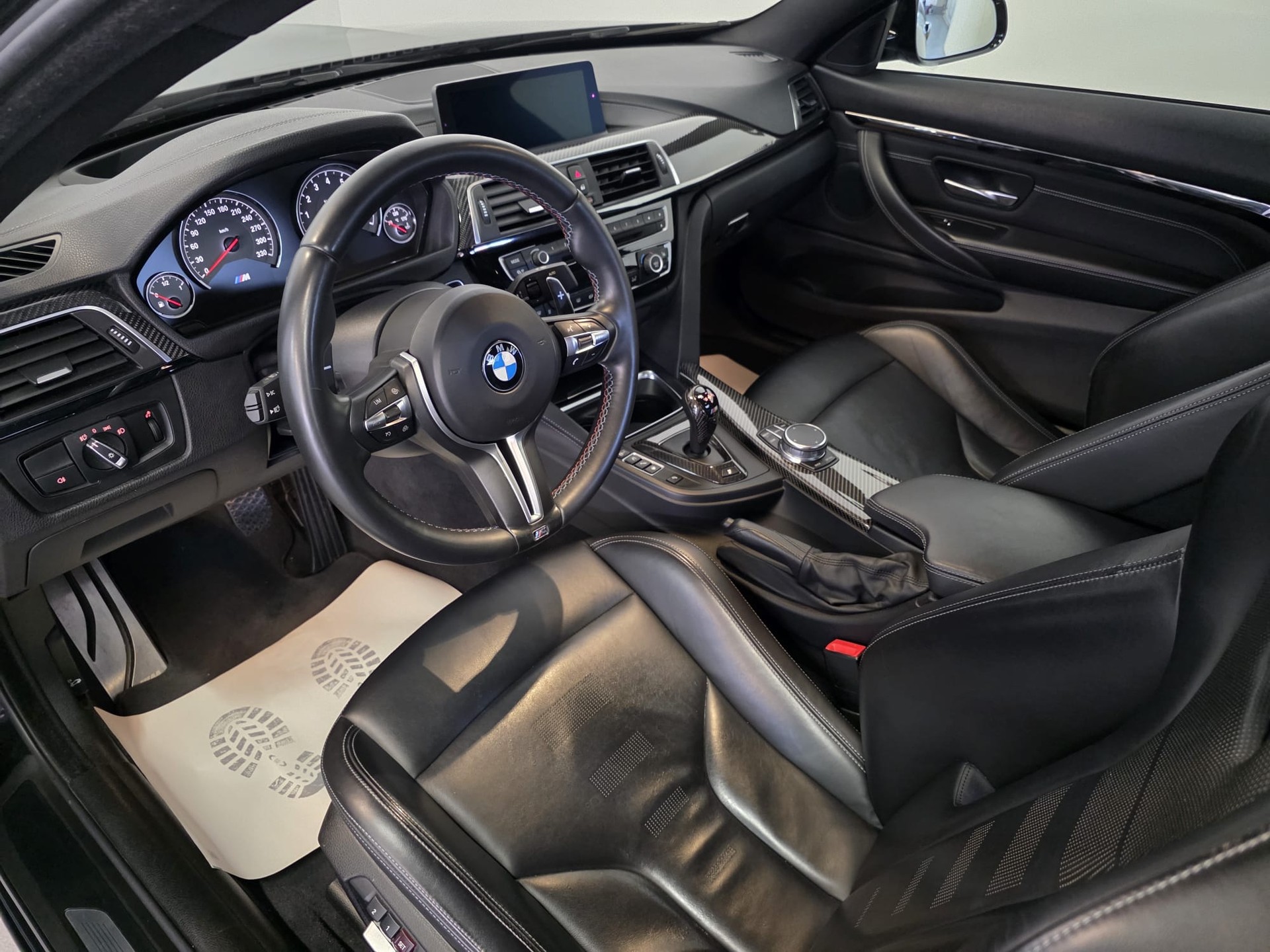 BMW M4 Coupé Competition DKG-image-16
