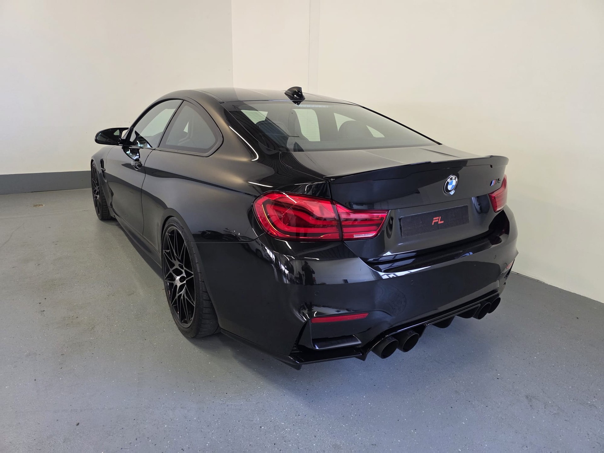 BMW M4 Coupé Competition DKG-image-11