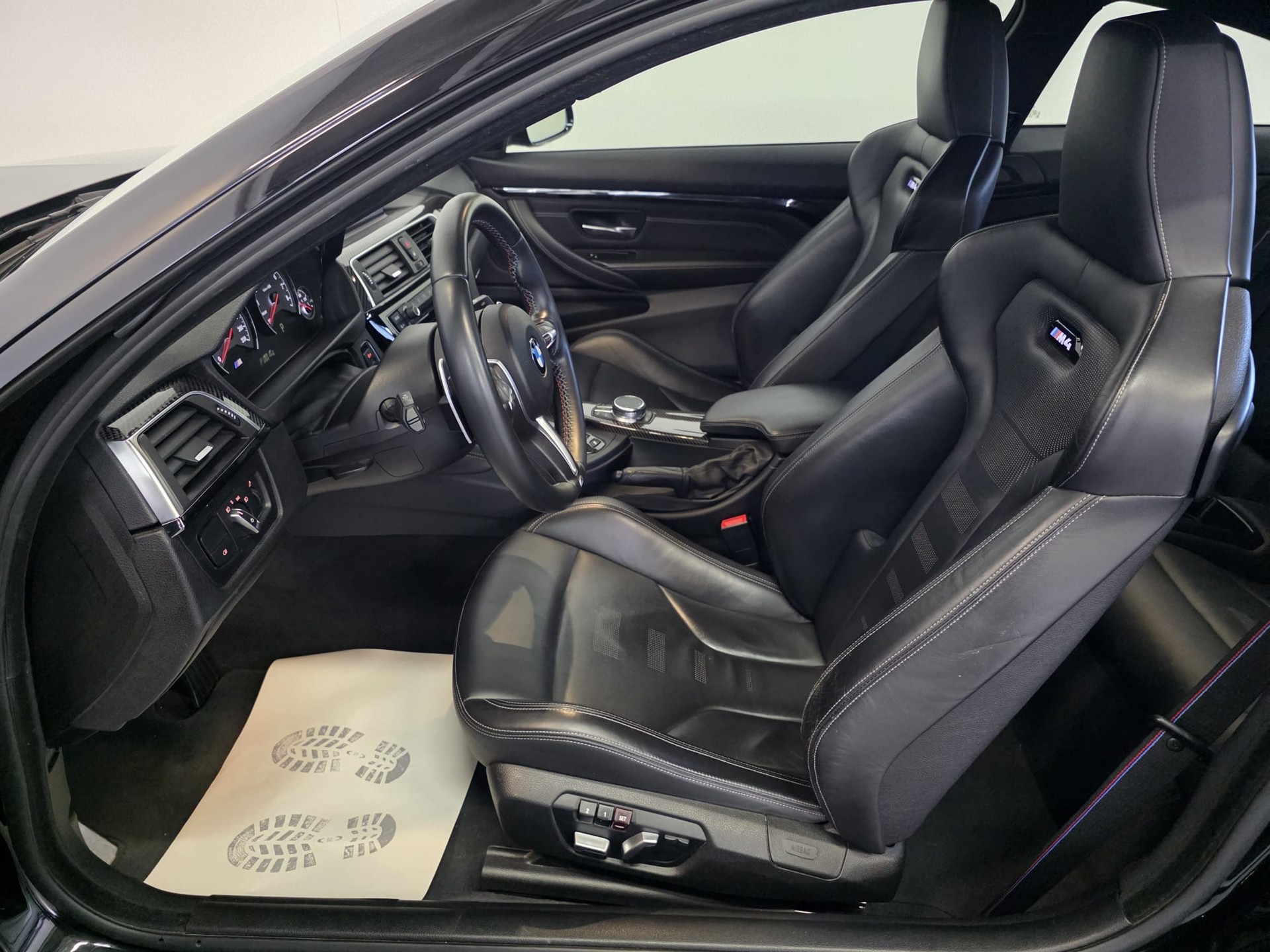 BMW M4 Coupé Competition DKG-image-17