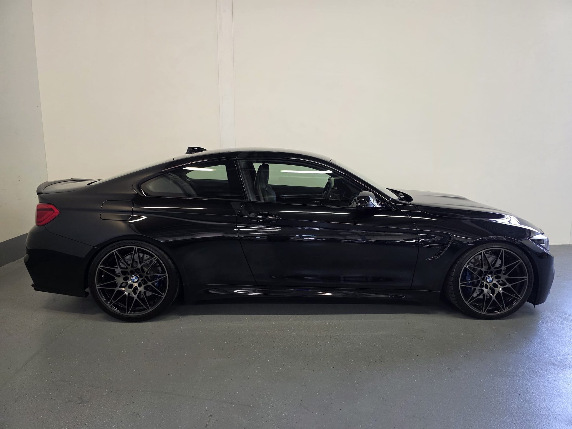BMW M4 Coupé Competition DKG-image-6
