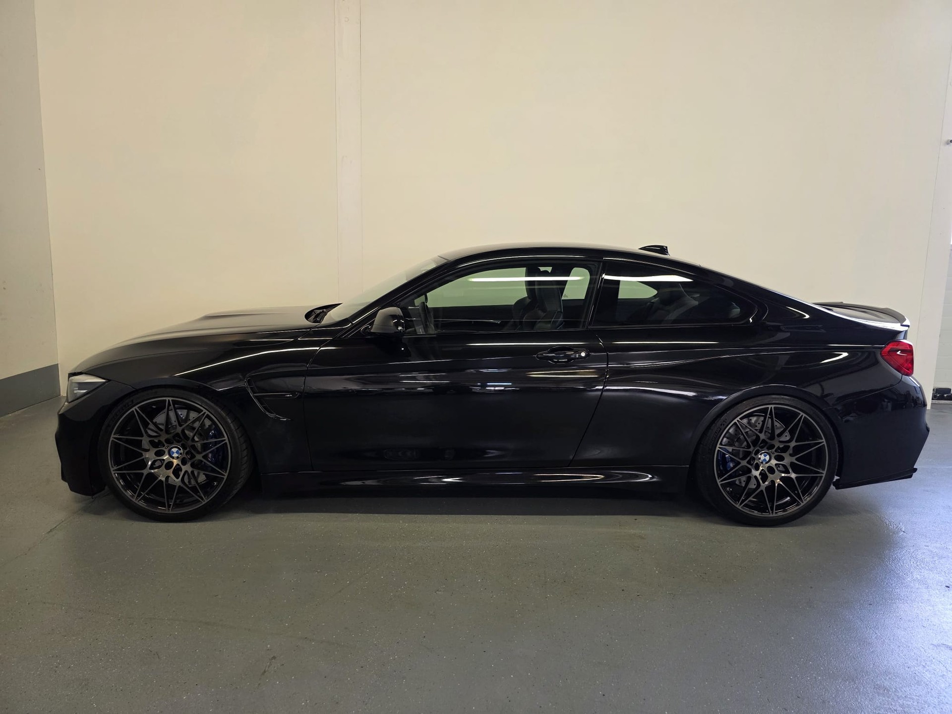 BMW M4 Coupé Competition DKG-image-7