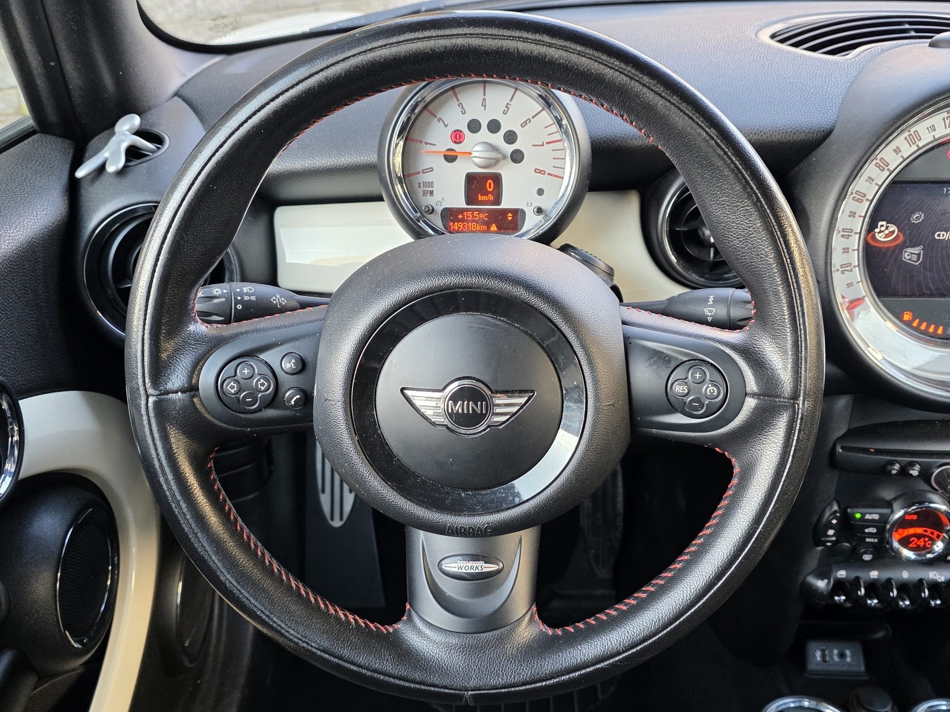 MINI Cooper S Cabriolet-image-9