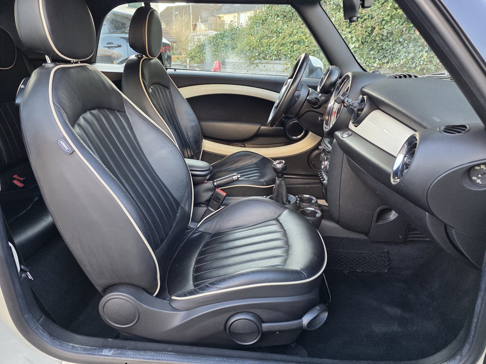 MINI Cooper S Cabriolet-image-7