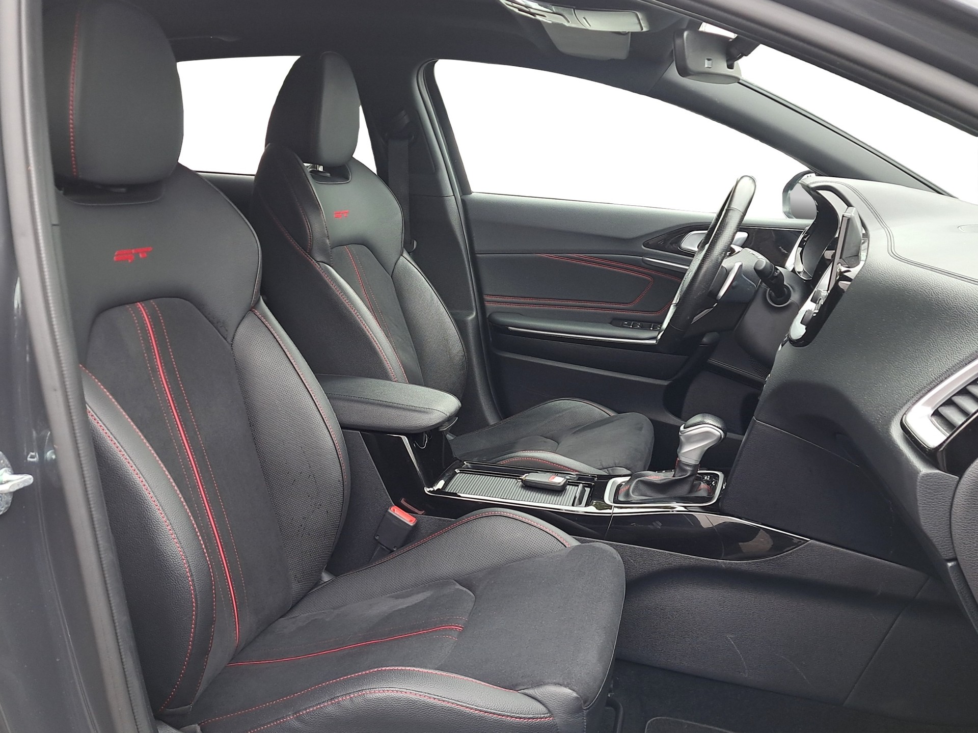 KIA ProCeed 1.6 T-GDi GT DCT-image-9